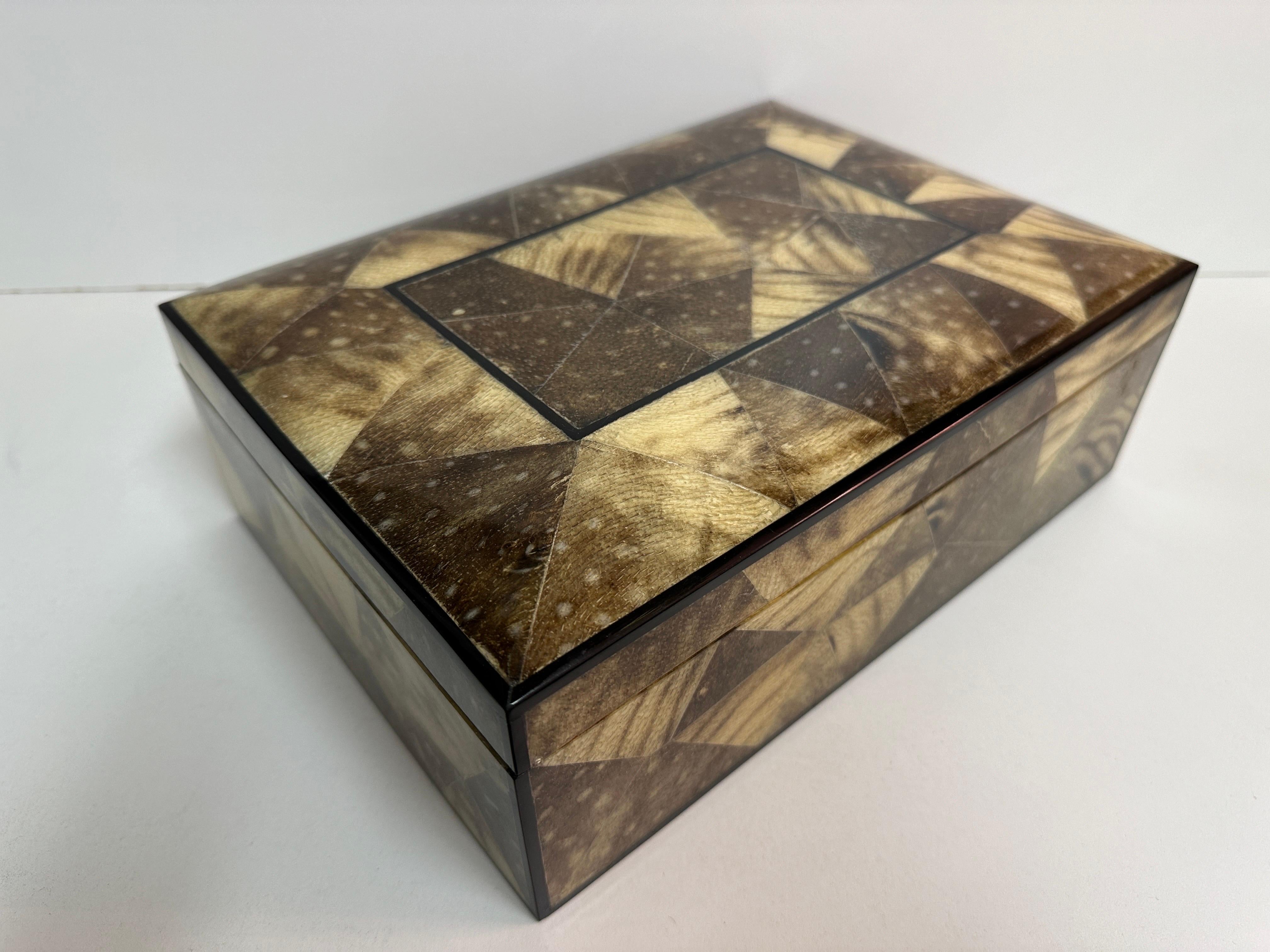 Animal Skin Lacquered Exotic Fish Skin Jewelry Box in the Style of Karl Springer For Sale