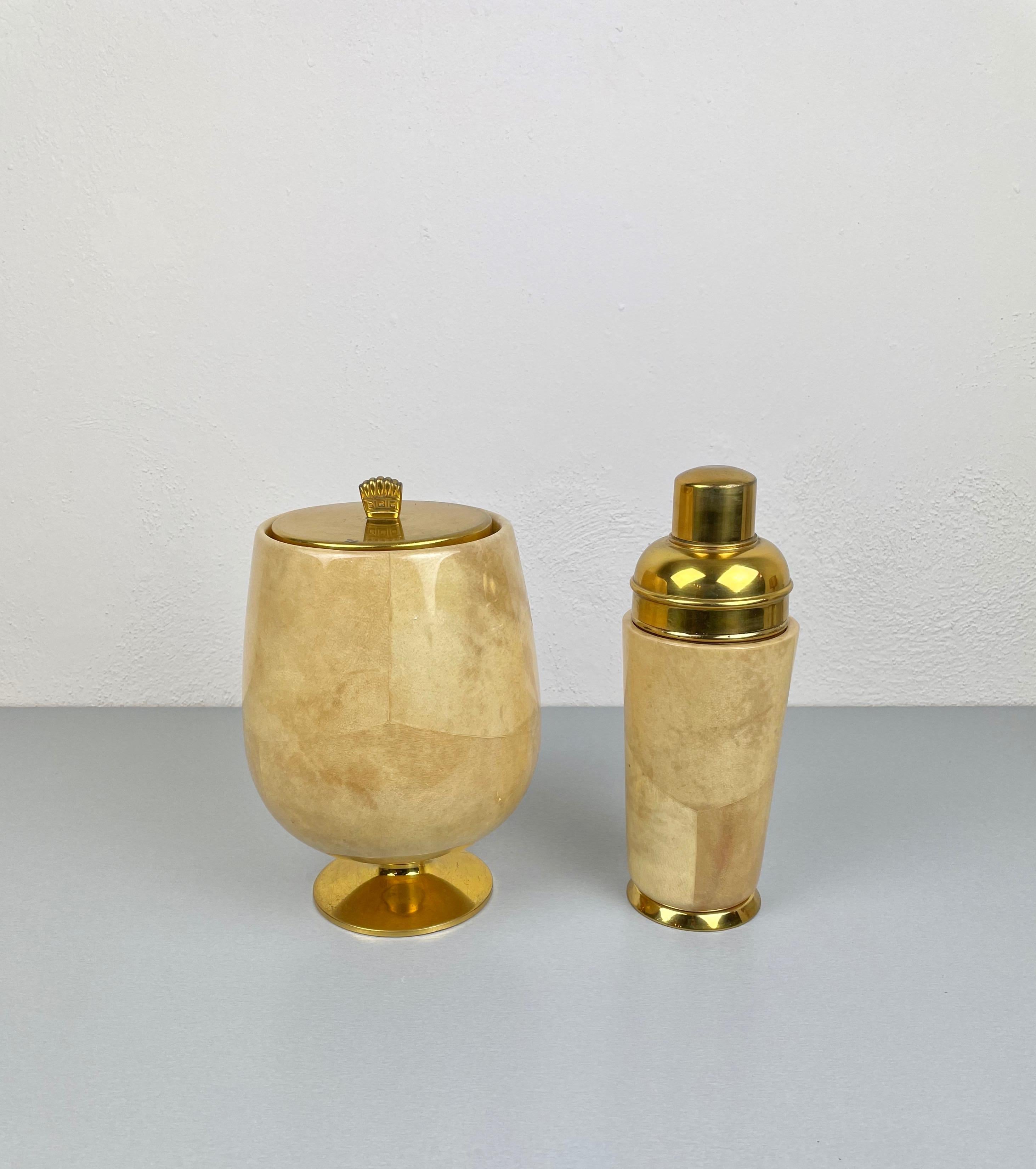 Lacquered Goatskin and Brass Ice Bucket and Shaker by Aldo Tura, Italy, 1950s In Good Condition In Rome, IT