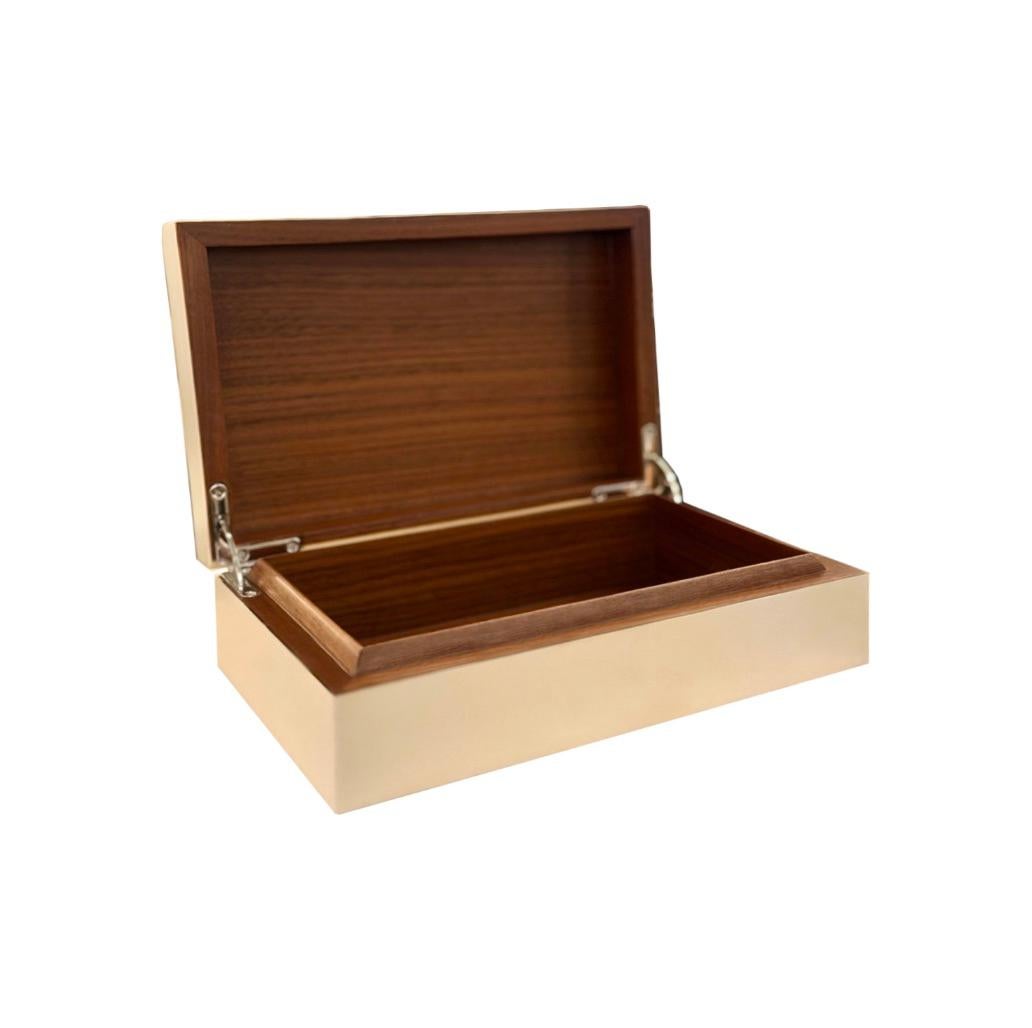 Lacquered Goatskin and Walnut Vanity Box In New Condition For Sale In New York, NY