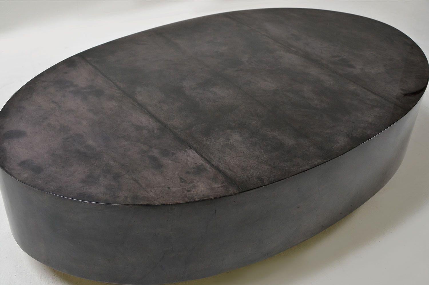 The Ovallo coffee table by Scala Luxury.

A simple and modern oval-shaped coffee table that fuses modern sophistication with timeless elegance. 

Handmade and expertly crafted by the Scala Luxury team in Los Angeles, this exquisite table features