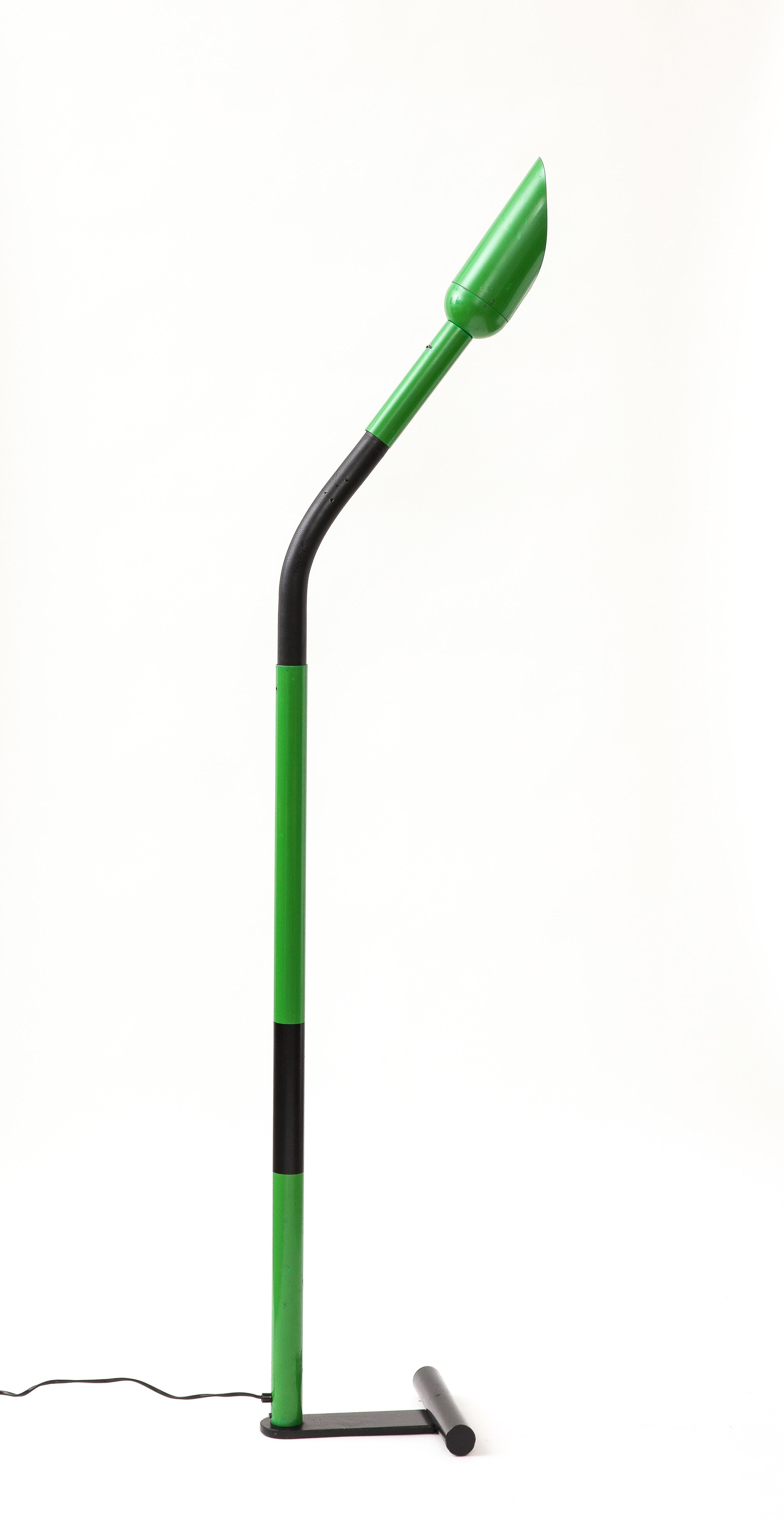 Lacquered Green Metal Floor Lamp, Italy, c. 1970 In Excellent Condition For Sale In New York City, NY