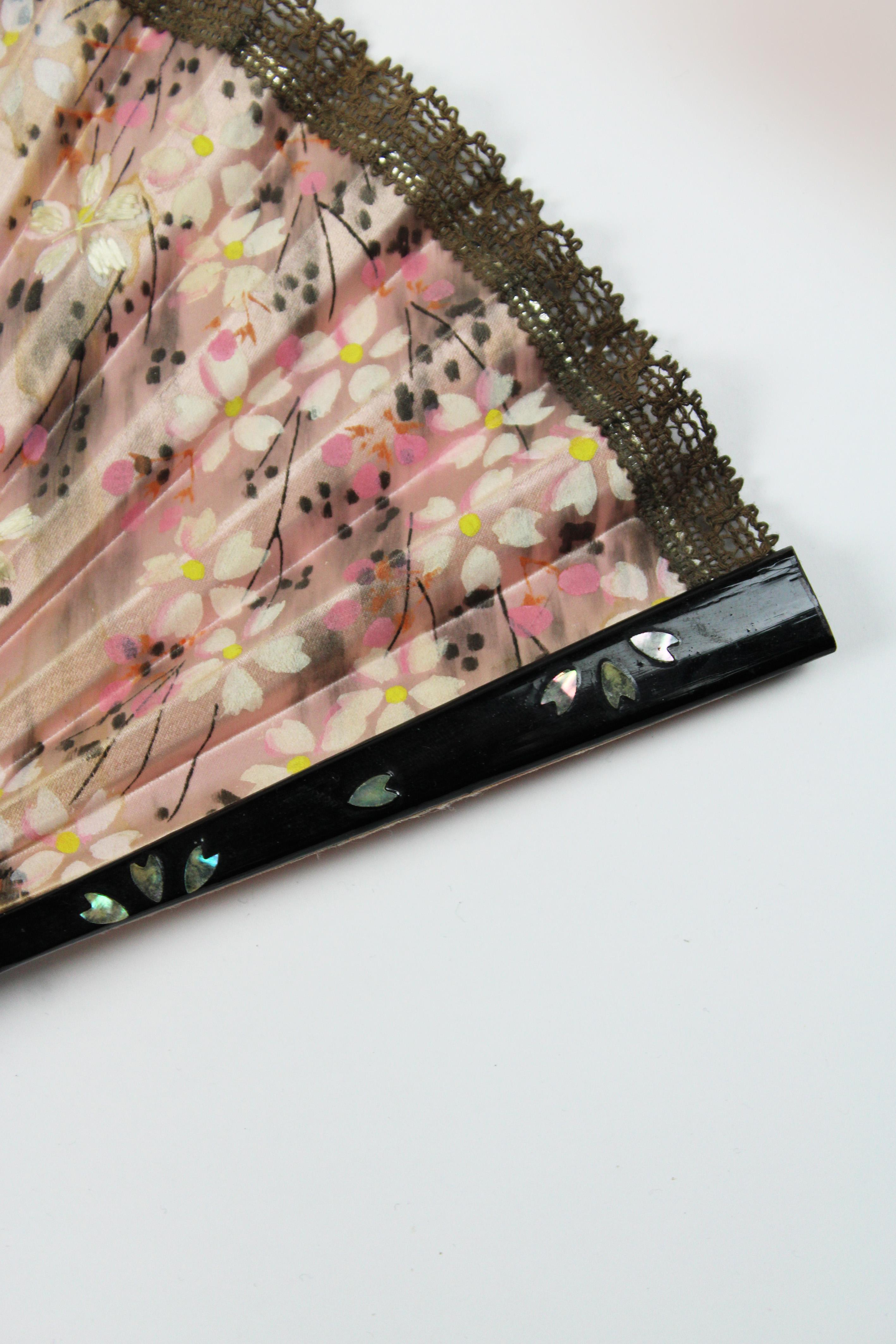 Japanese Lacquered Handfan Handpainted Landscape Mount Fuji Mother of Pearl Japan 1900 For Sale