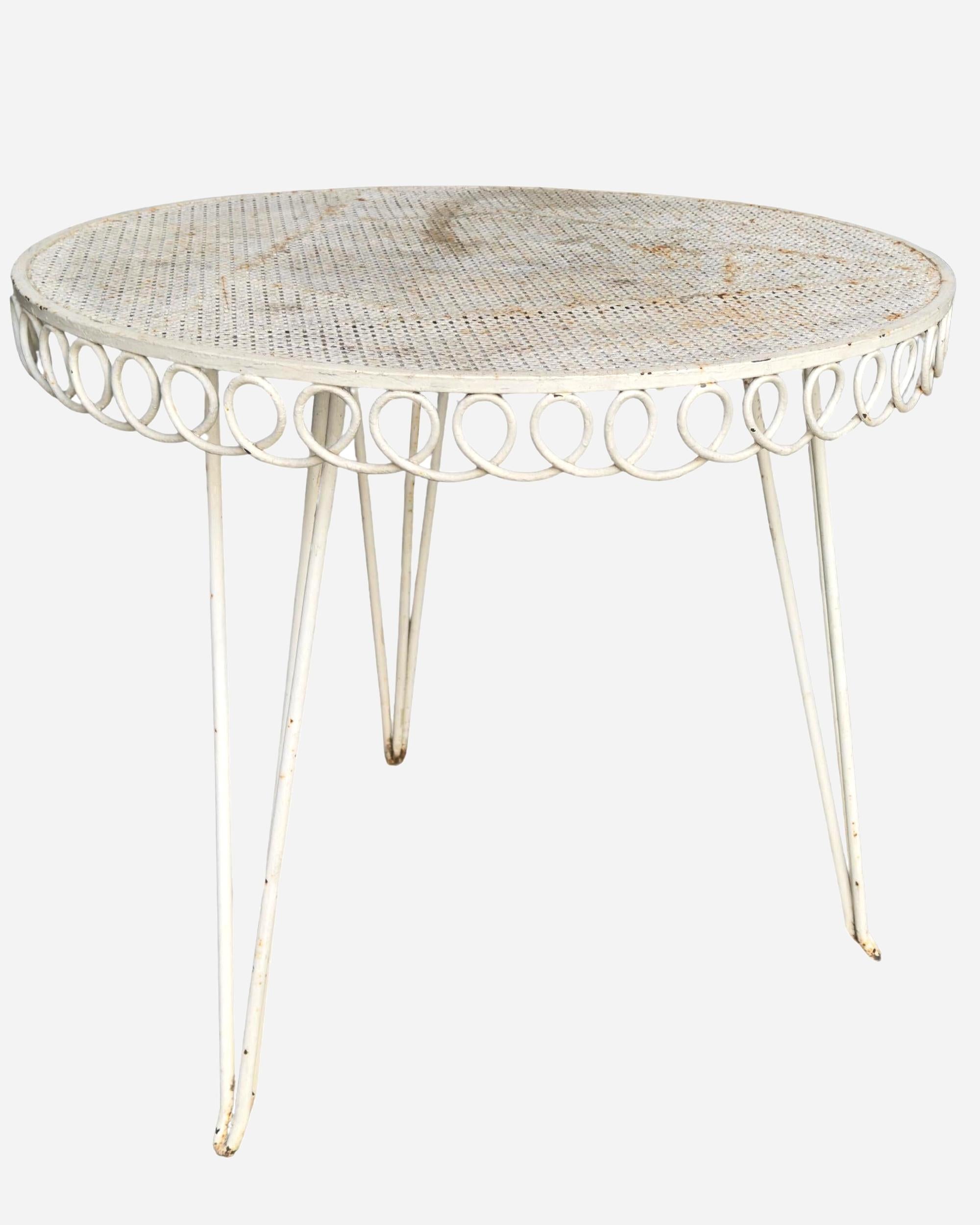 Mid-Century moderno Tavolo da giardino in ferro laccato, nello stile di Mathieu Matégot, Francia circa 1950 in vendita
