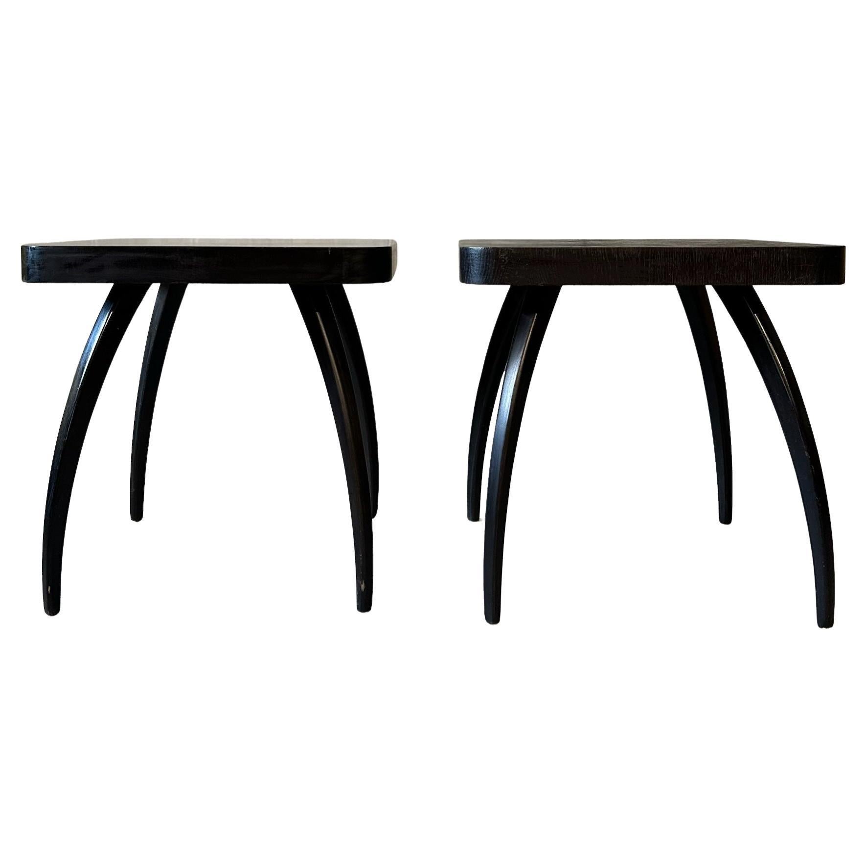 Tables d'appoint "Spider" laquées Jindrich Halabala en vente