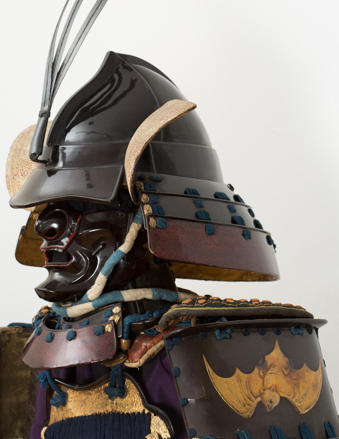 The armor is entirely made of lacquered nerikawa (boiled leather) except for the iron kote (arms). Nerikawa has always been used when building samurai armor in order to diminish its weight, but it is only during the second half of the Edo period