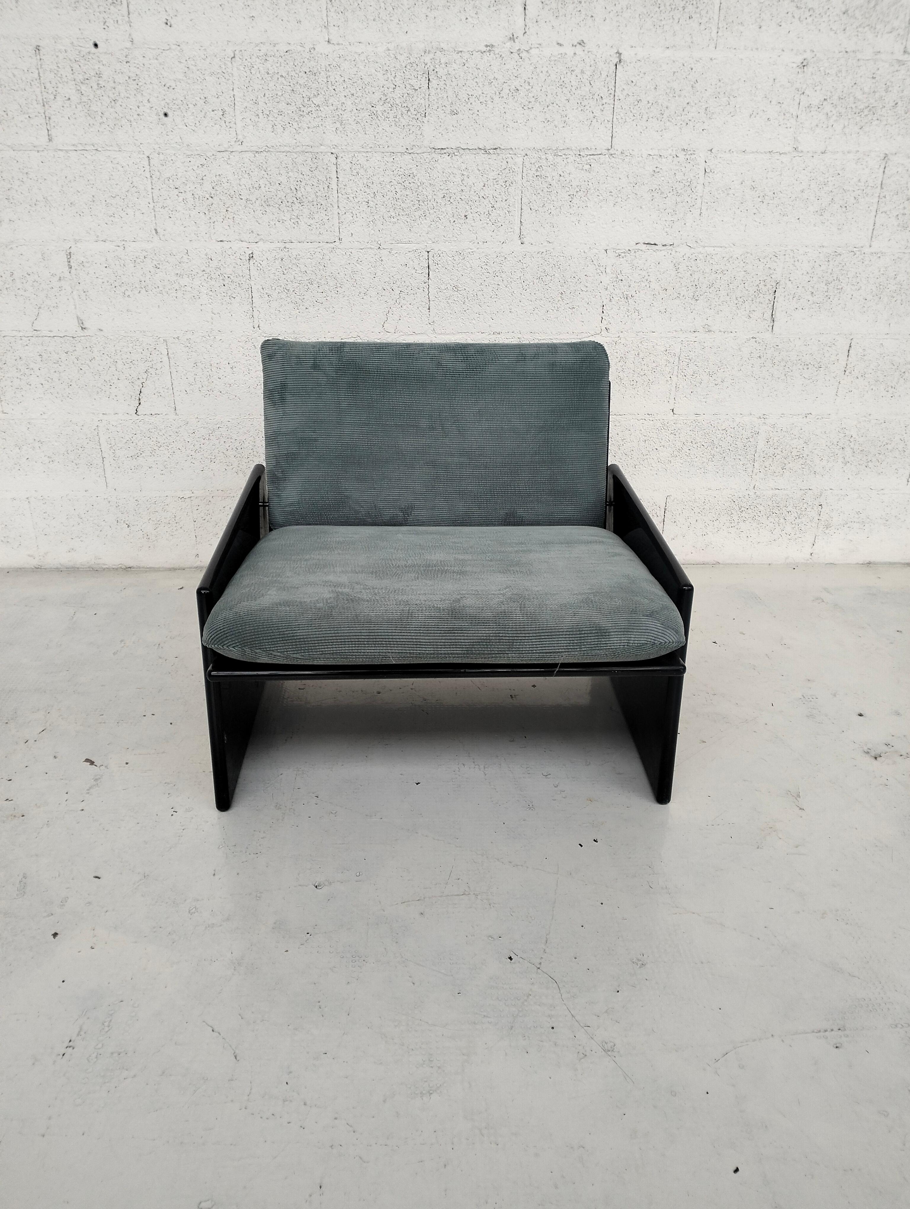Lacquered lounge chair by Kazuhide Takahama for Simon 70s For Sale 1