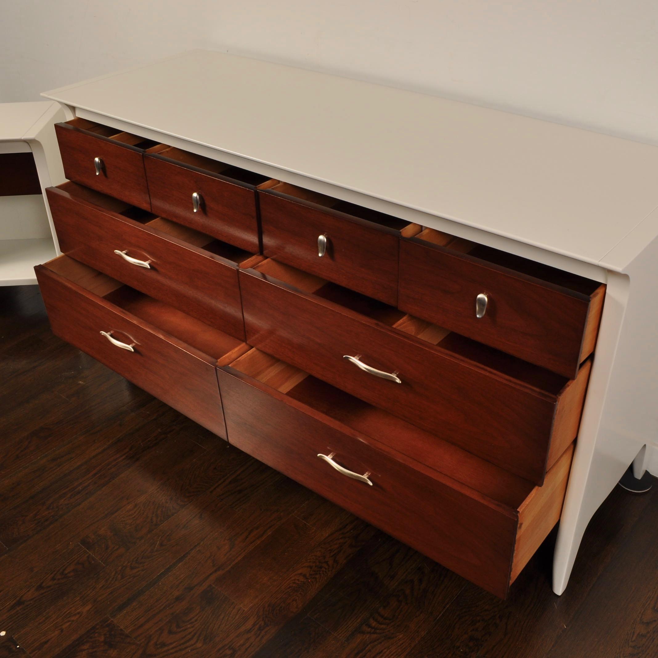 Lacquered Low Dresser and Nightstand by Drexel In Good Condition For Sale In New London, CT