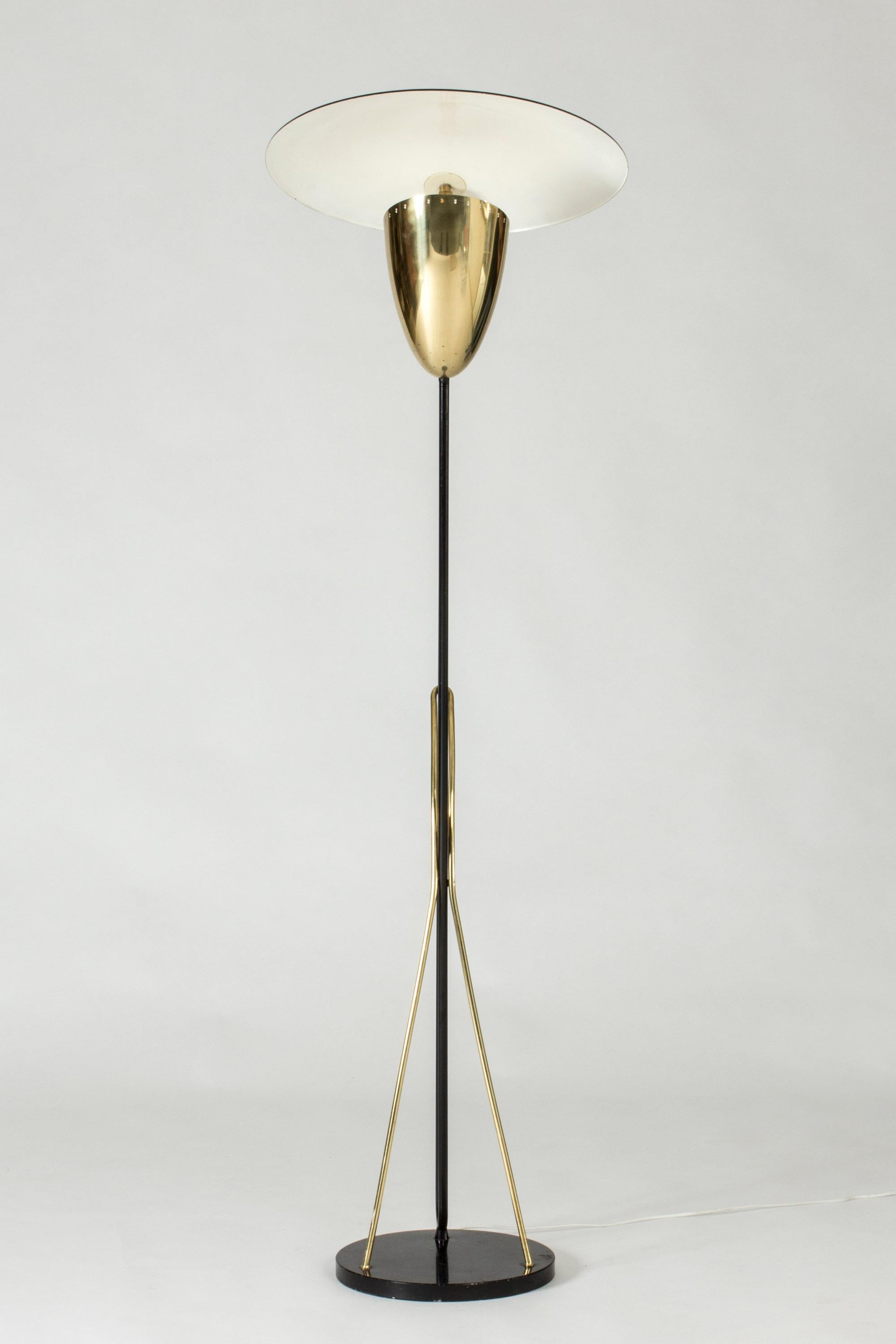 Scandinavian Modern Lacquered Metal and Brass Floor Lamp by Svend Aage Holm Sørensen, Denmark For Sale
