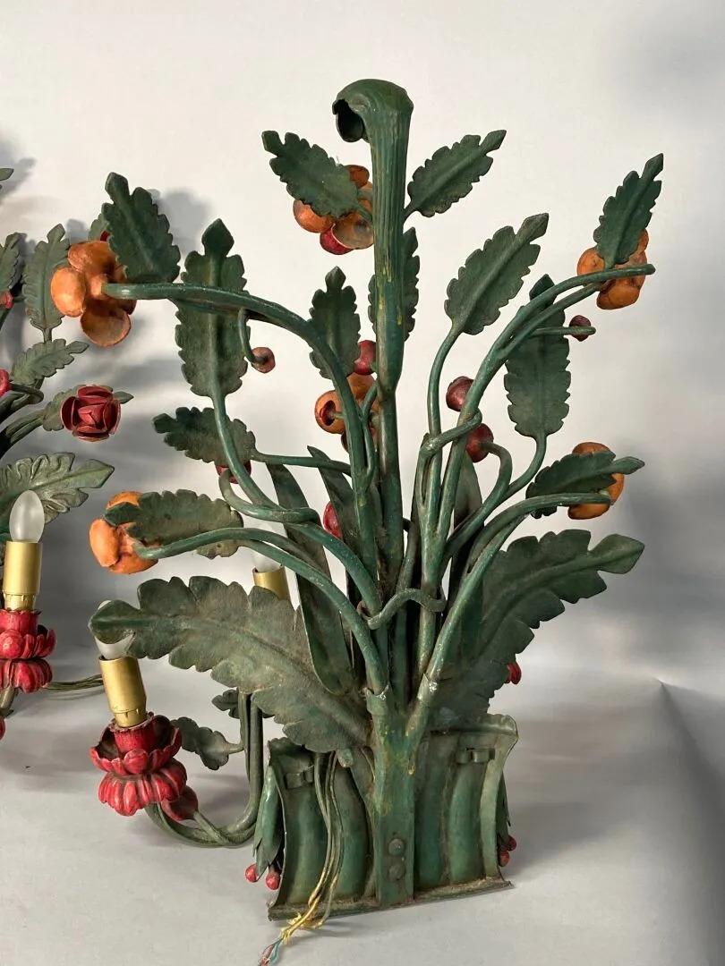 Rococo Lacquered metal wall lights decorated with leaves and flowers circa 1930/1950 For Sale