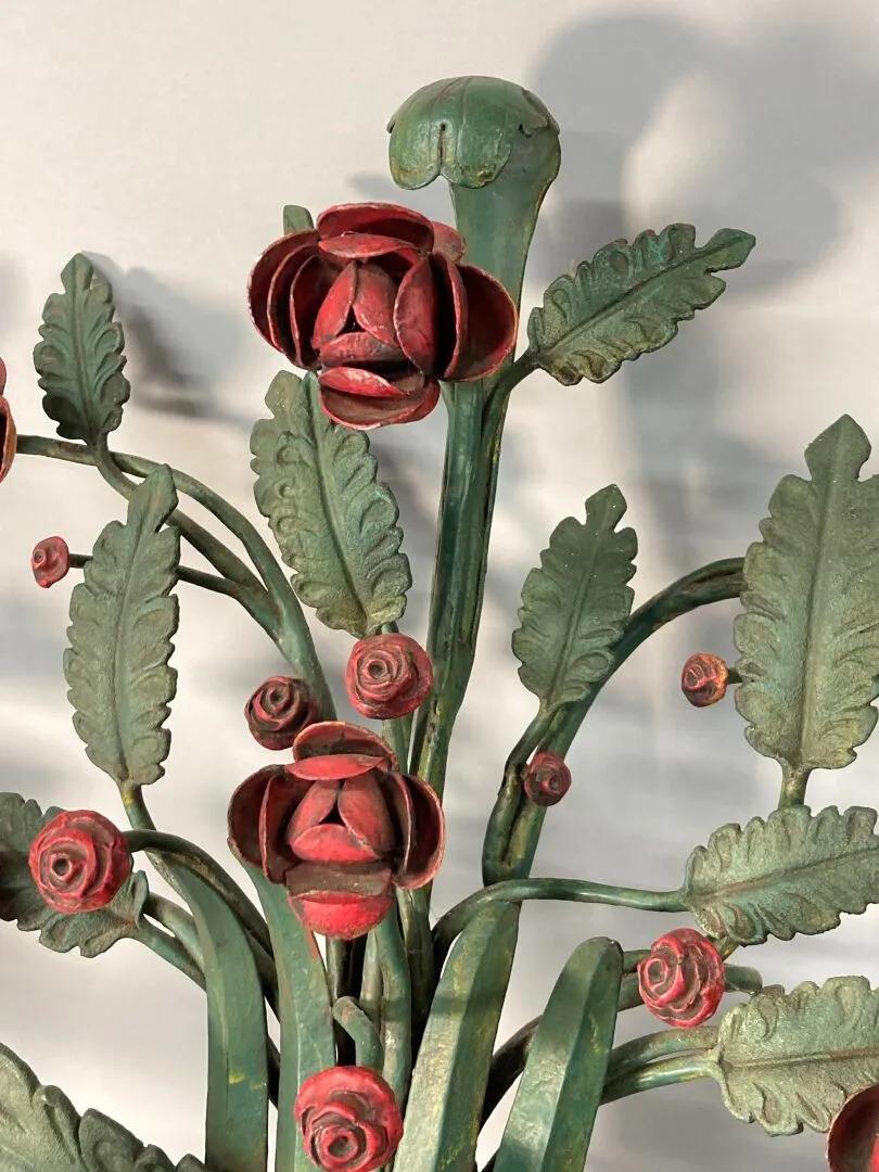 Lacquered metal wall lights decorated with leaves and flowers circa 1930/1950 For Sale 2