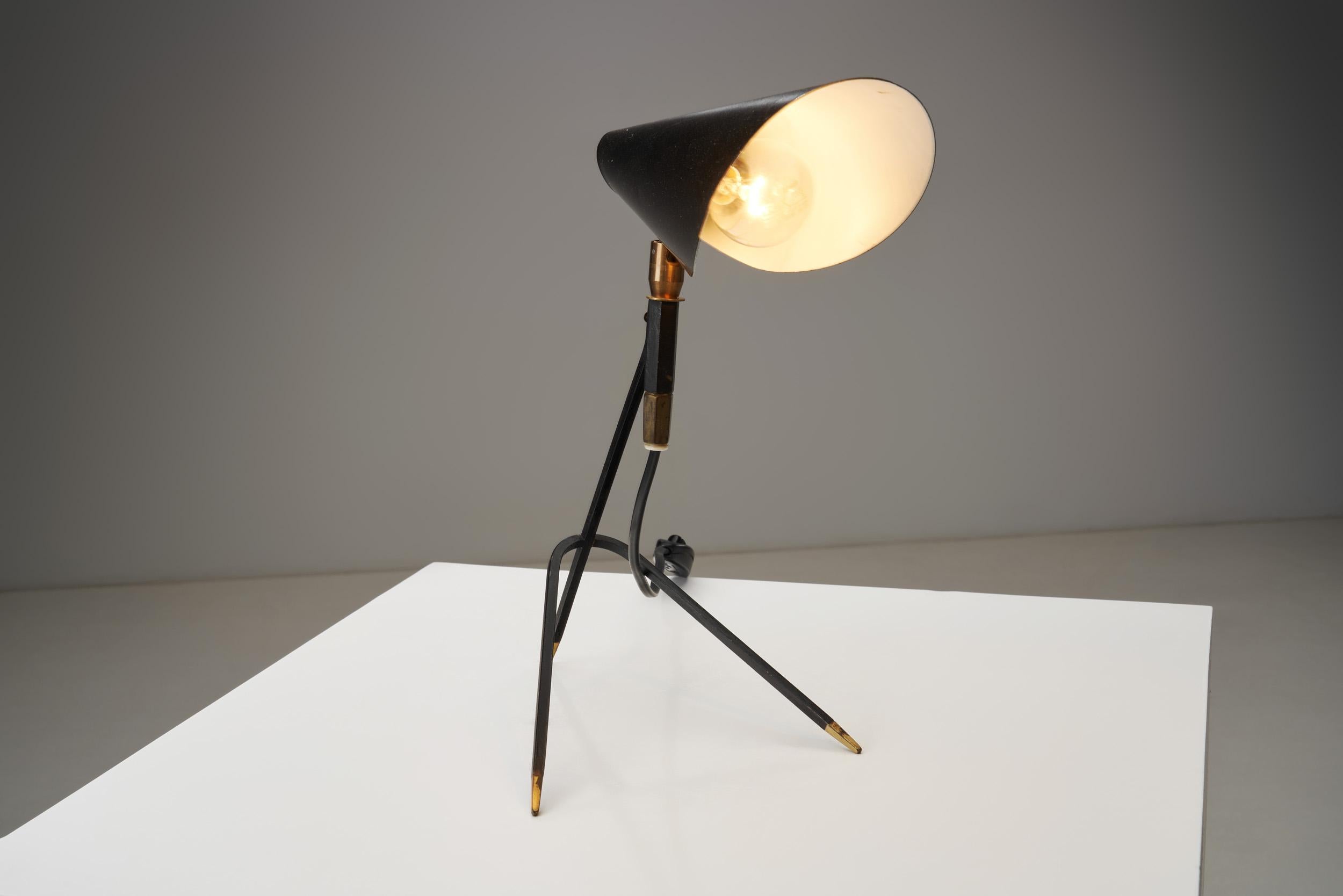Lacquered Mid-Century Modern Table Lamp with Brass Details, Scandinavia ca 1960s For Sale 2
