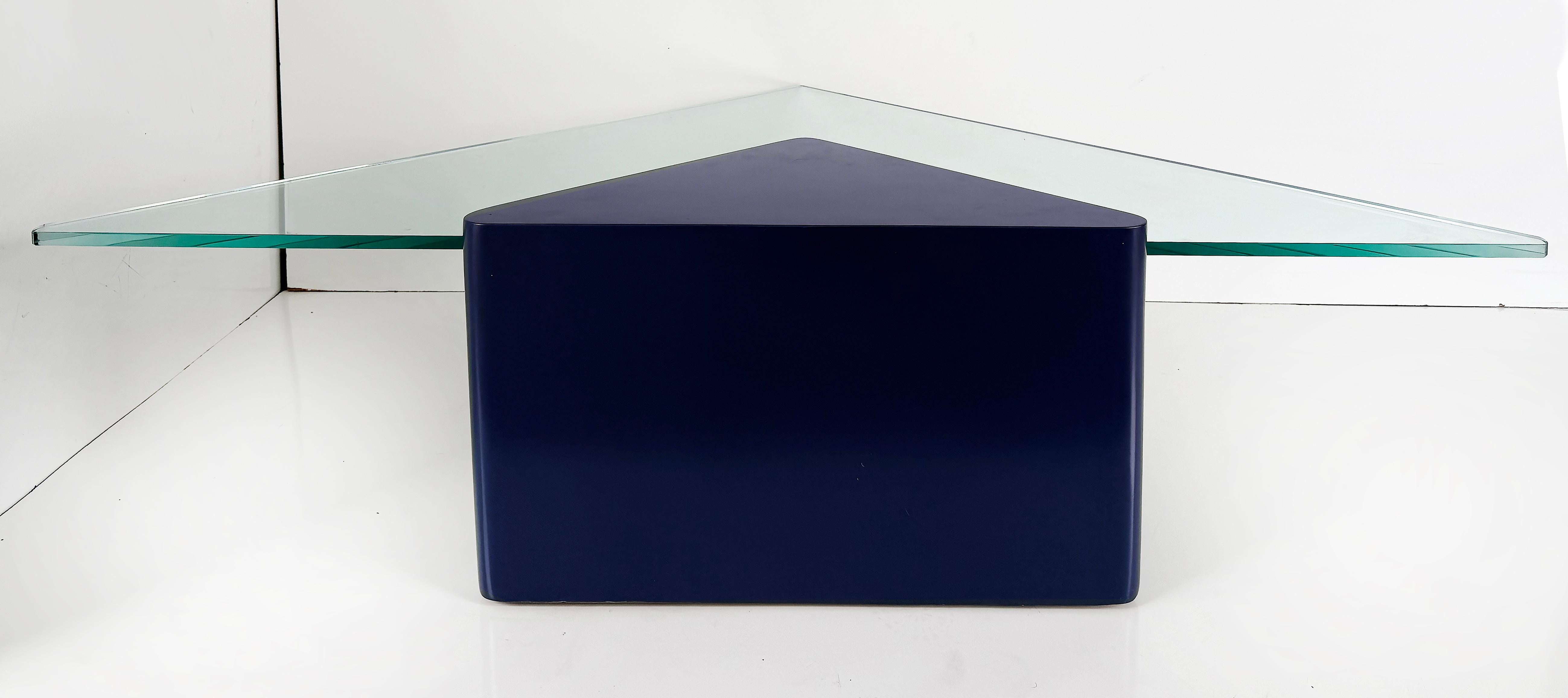 Lacquered Modern Triangle Coffee Tables with Glass, Pair in Deep Midnight Blue In Good Condition For Sale In Miami, FL