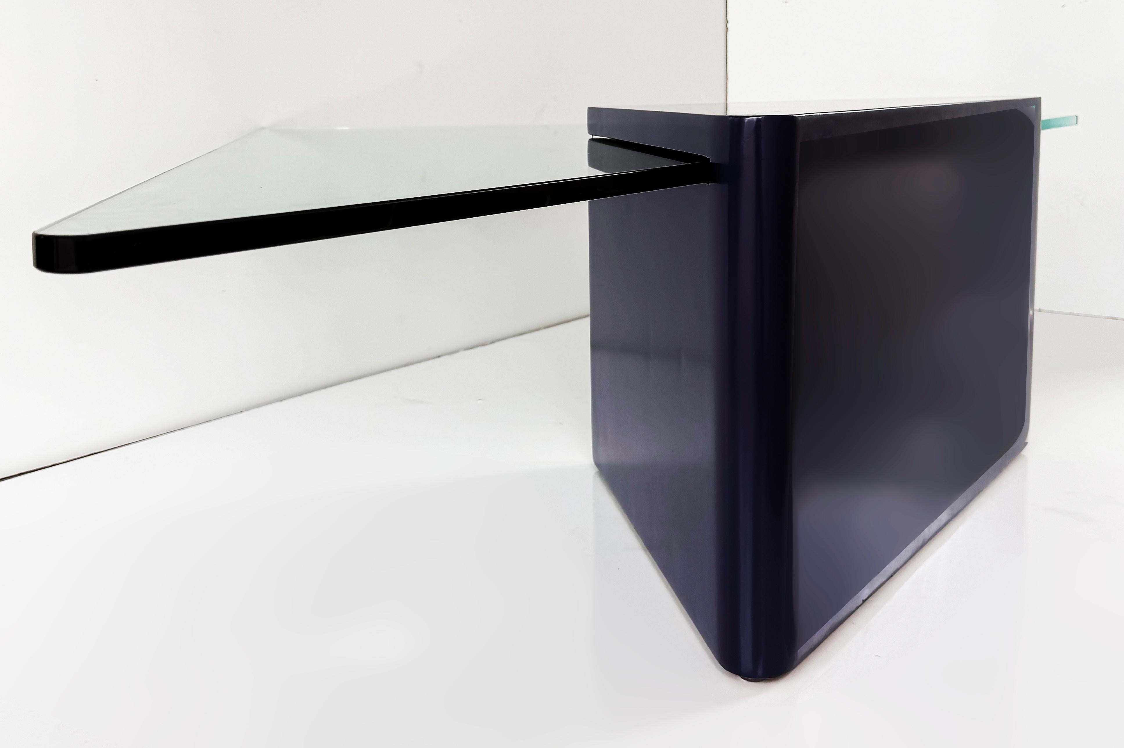 Lacquered Modern Triangle Coffee Tables with Glass, Pair in Deep Midnight Blue For Sale 1
