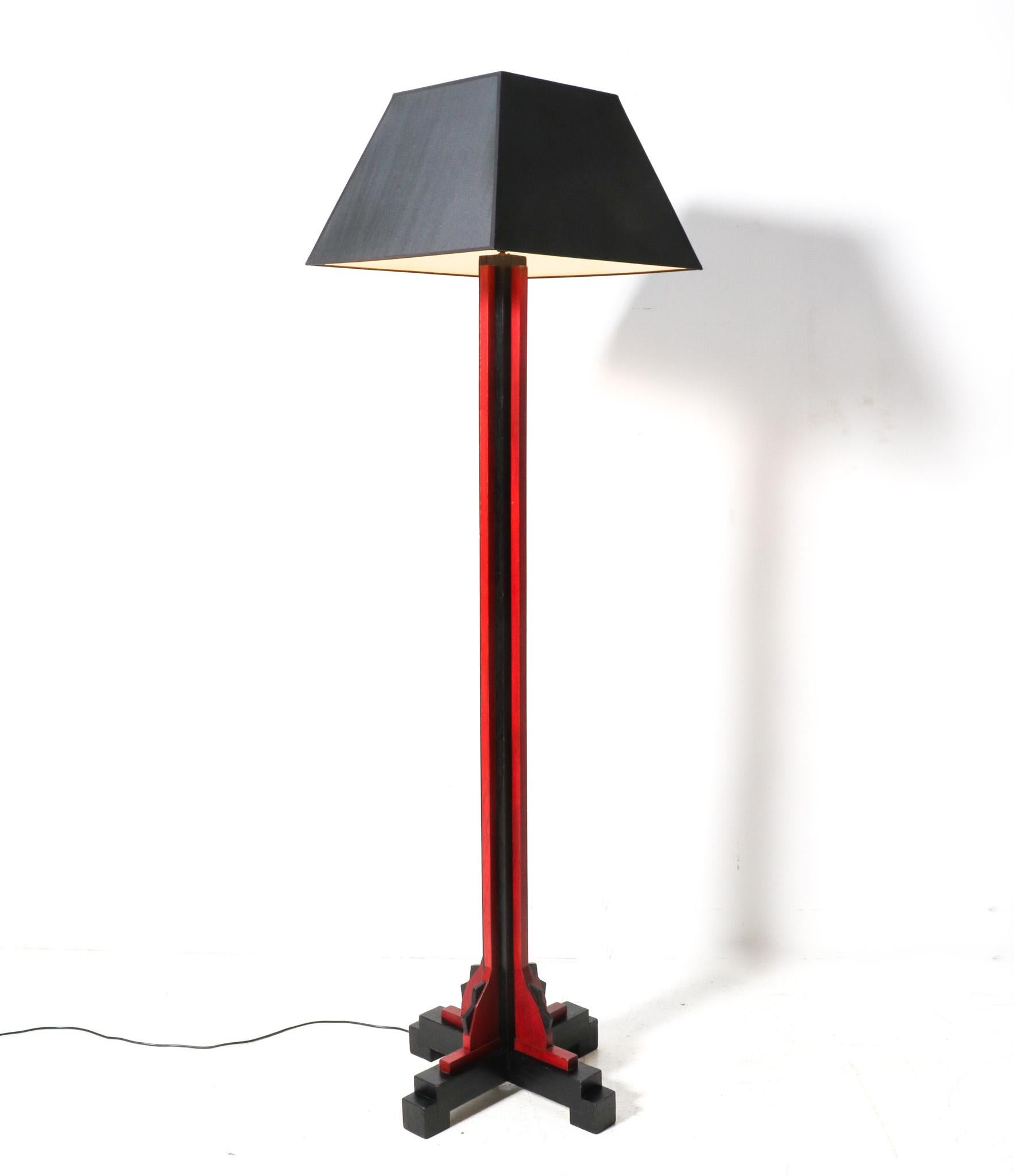 Lacquered Oak Art Deco Modernist Floor Lamp by Cor Alons, 1920s In Good Condition For Sale In Amsterdam, NL
