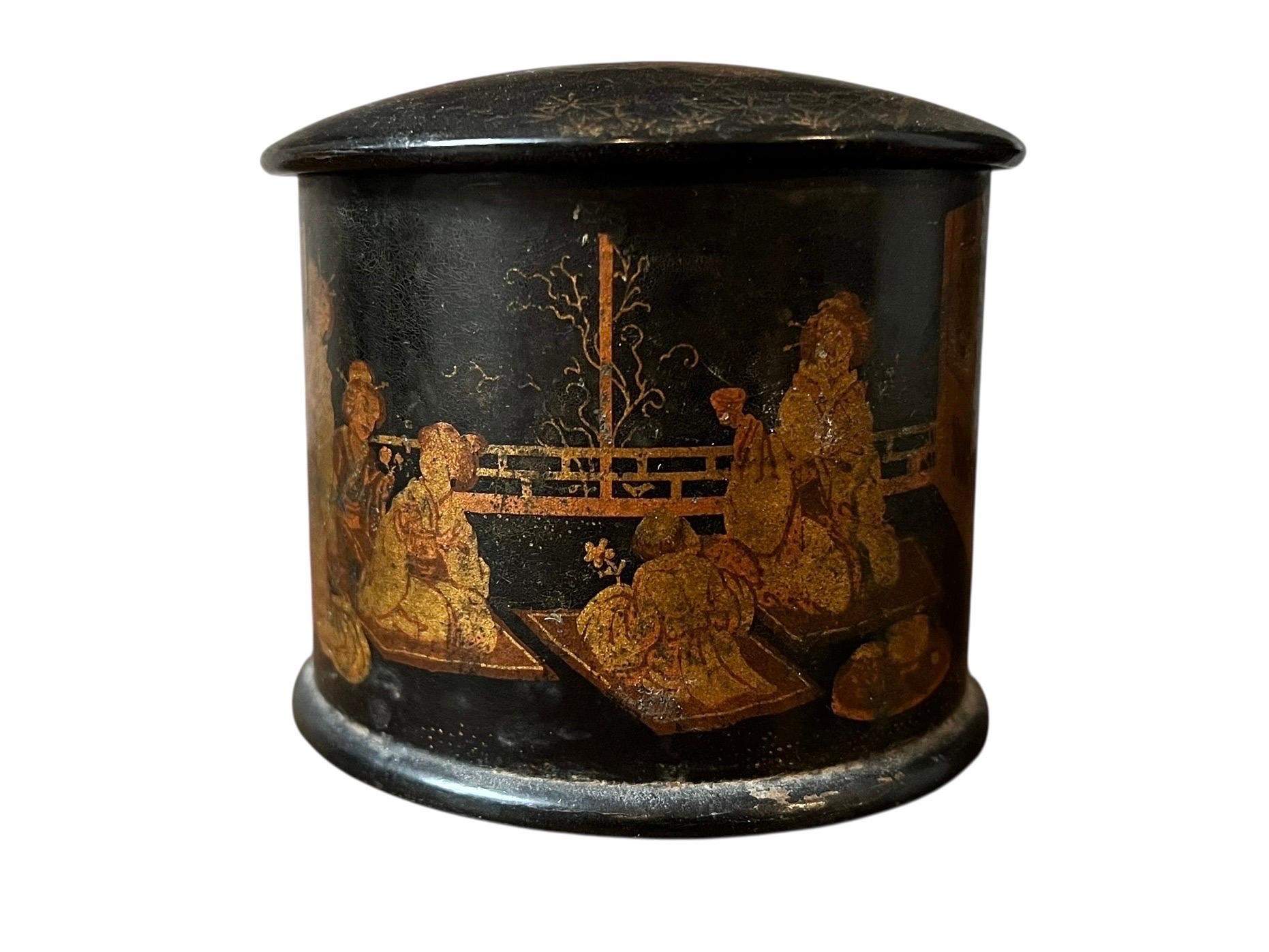 19th Century Lacquered papier-mâché box with chinoiserie motifs – Europe, mid-19th century For Sale