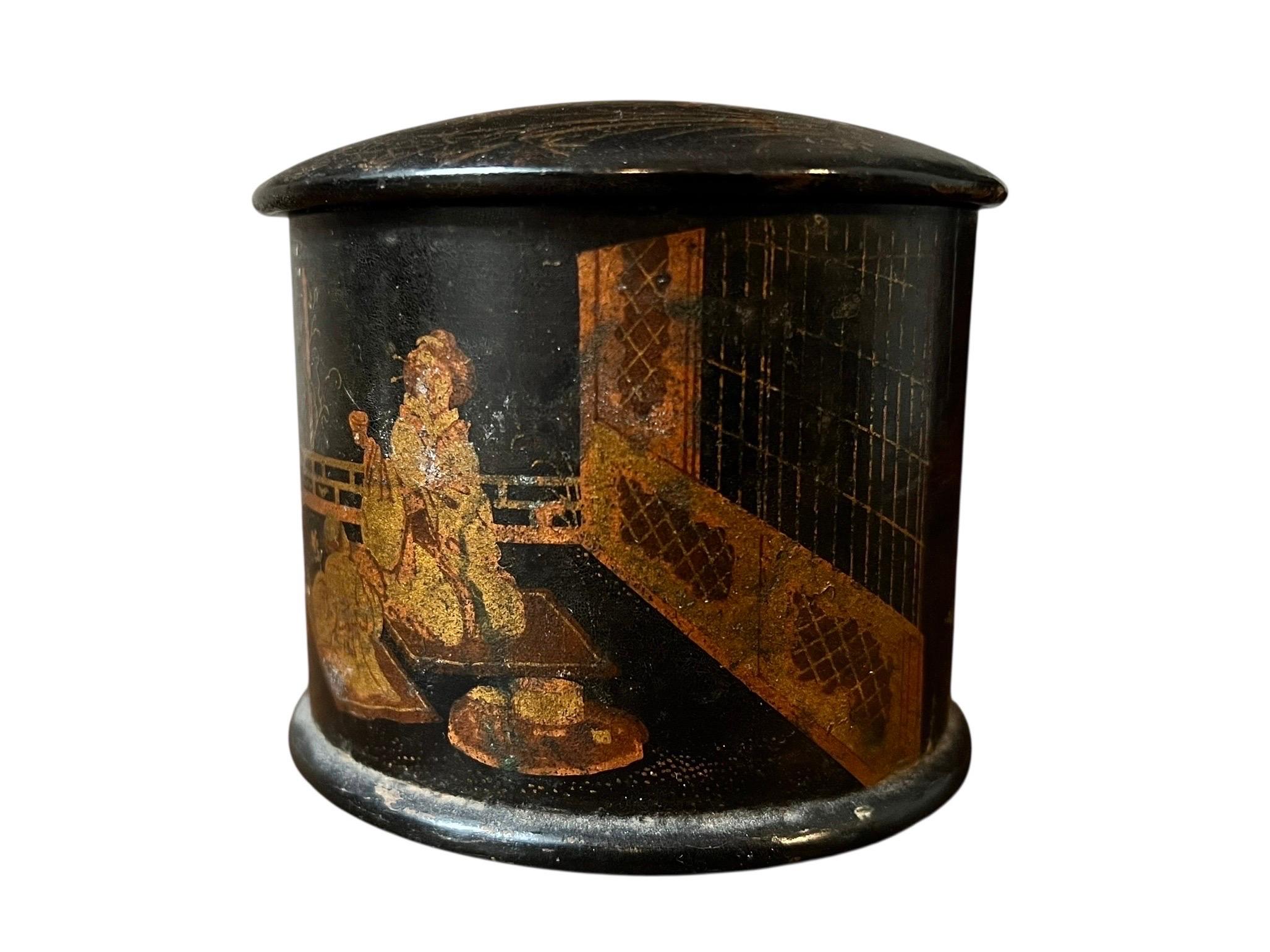 Lacquered papier-mâché box with chinoiserie motifs – Europe, mid-19th century For Sale 2