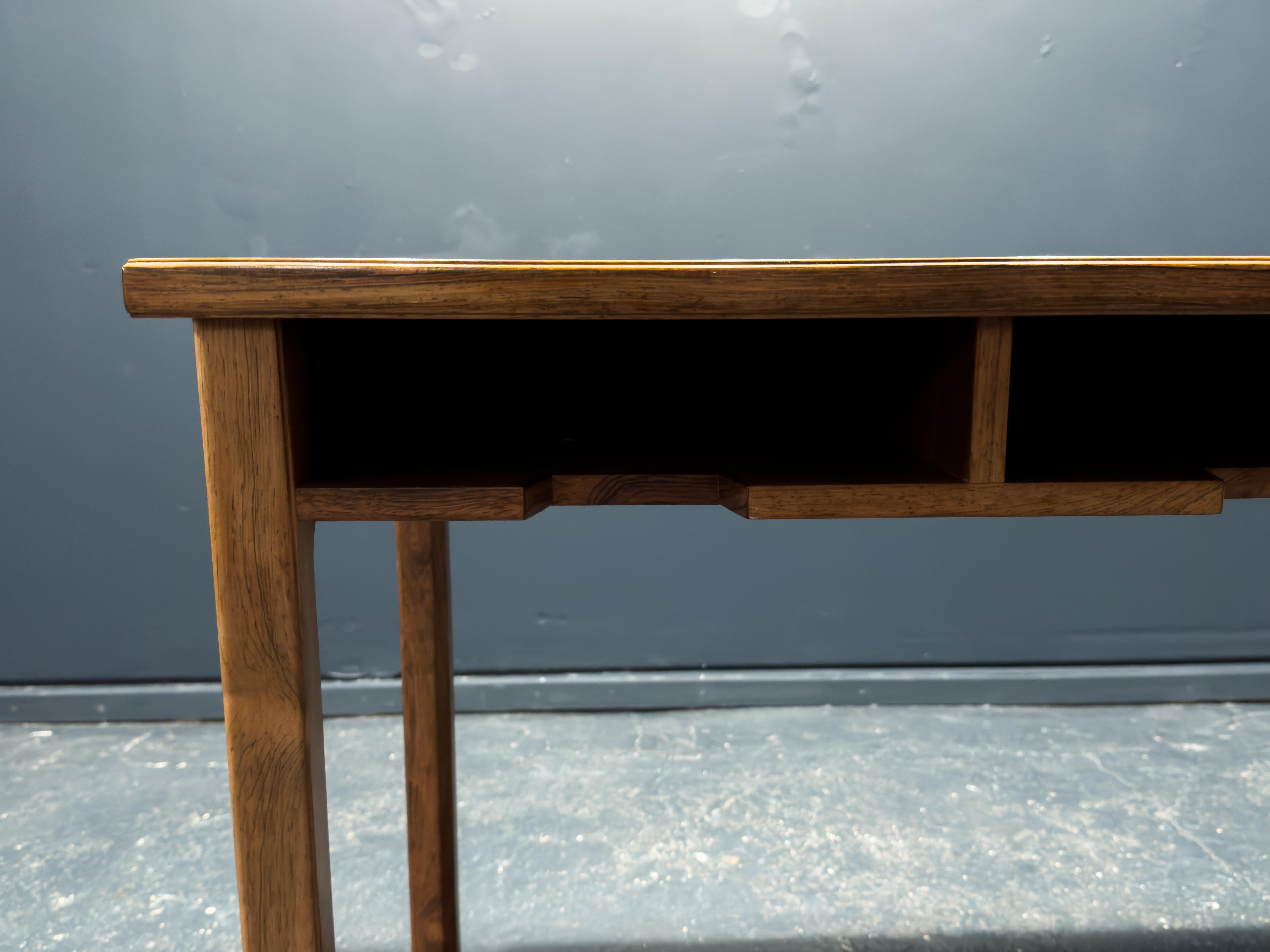 Lacquered Desk In Good Condition For Sale In London, GB