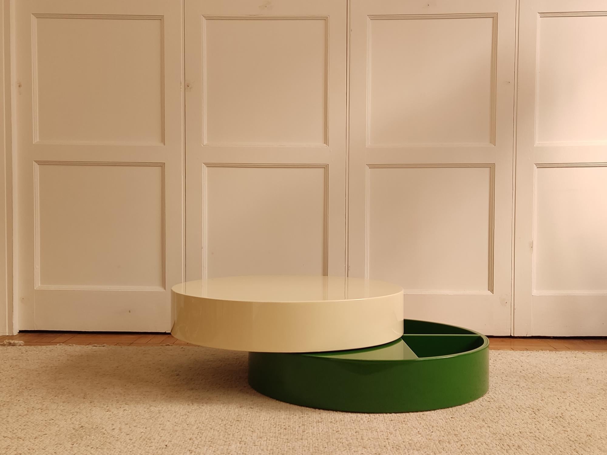 French Lacquered rotating circular table - France 1970