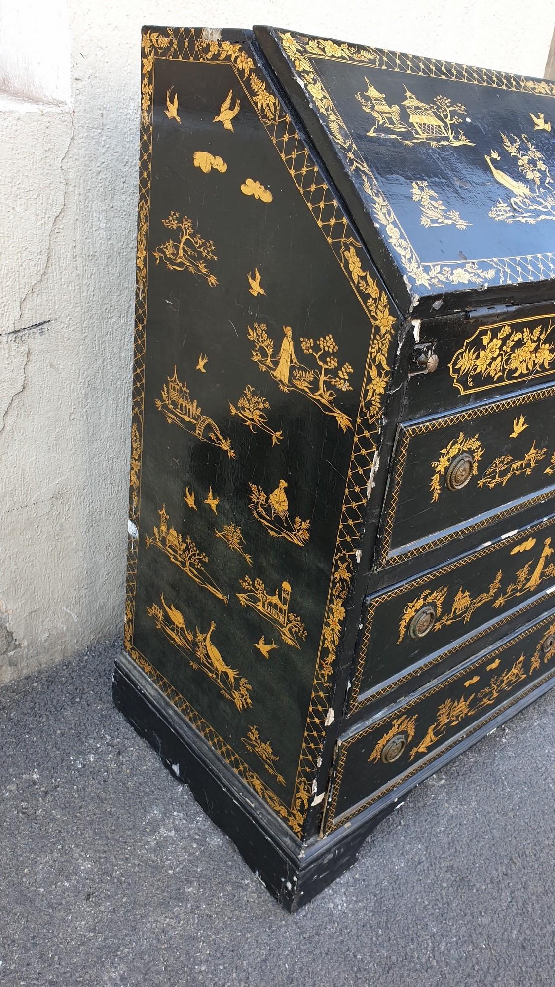 Lacquered Sloping Desk, Chinoiserie, Late 18th Early 19th Century For Sale 9