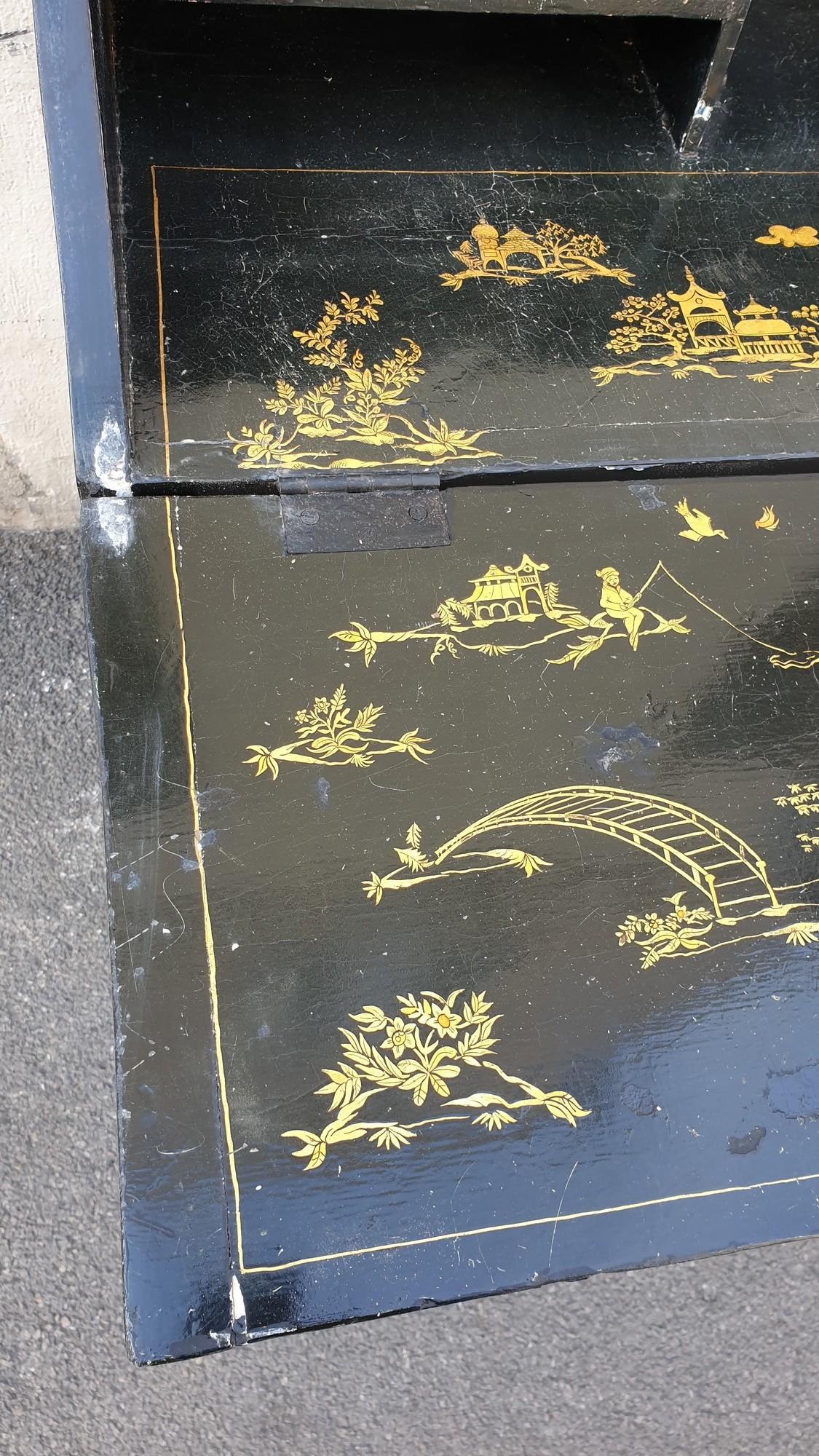 18th Century Lacquered Sloping Desk, Chinoiserie, Late 18th Early 19th Century For Sale