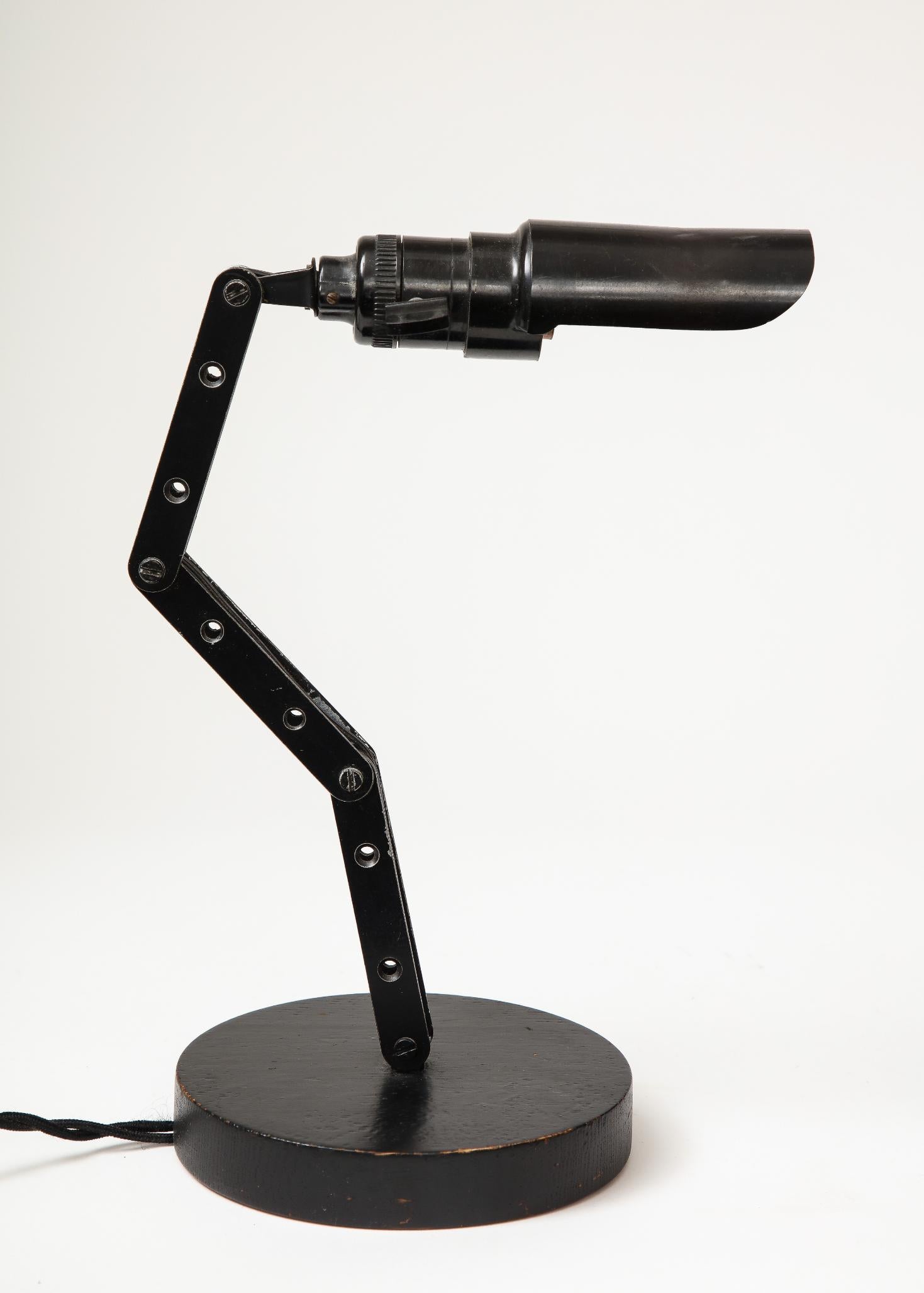 Lampe de table articulée en acier laqué, États-Unis, vers 1950 en vente 2