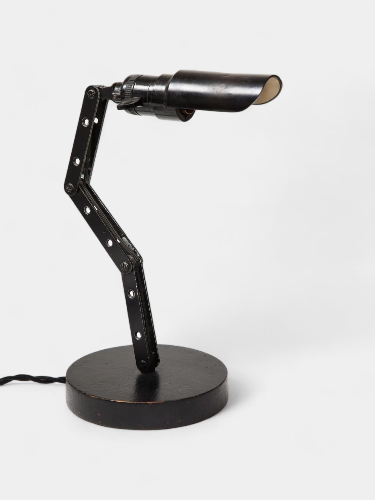 Lampe de table articulée en acier laqué, États-Unis, vers 1950 en vente 4
