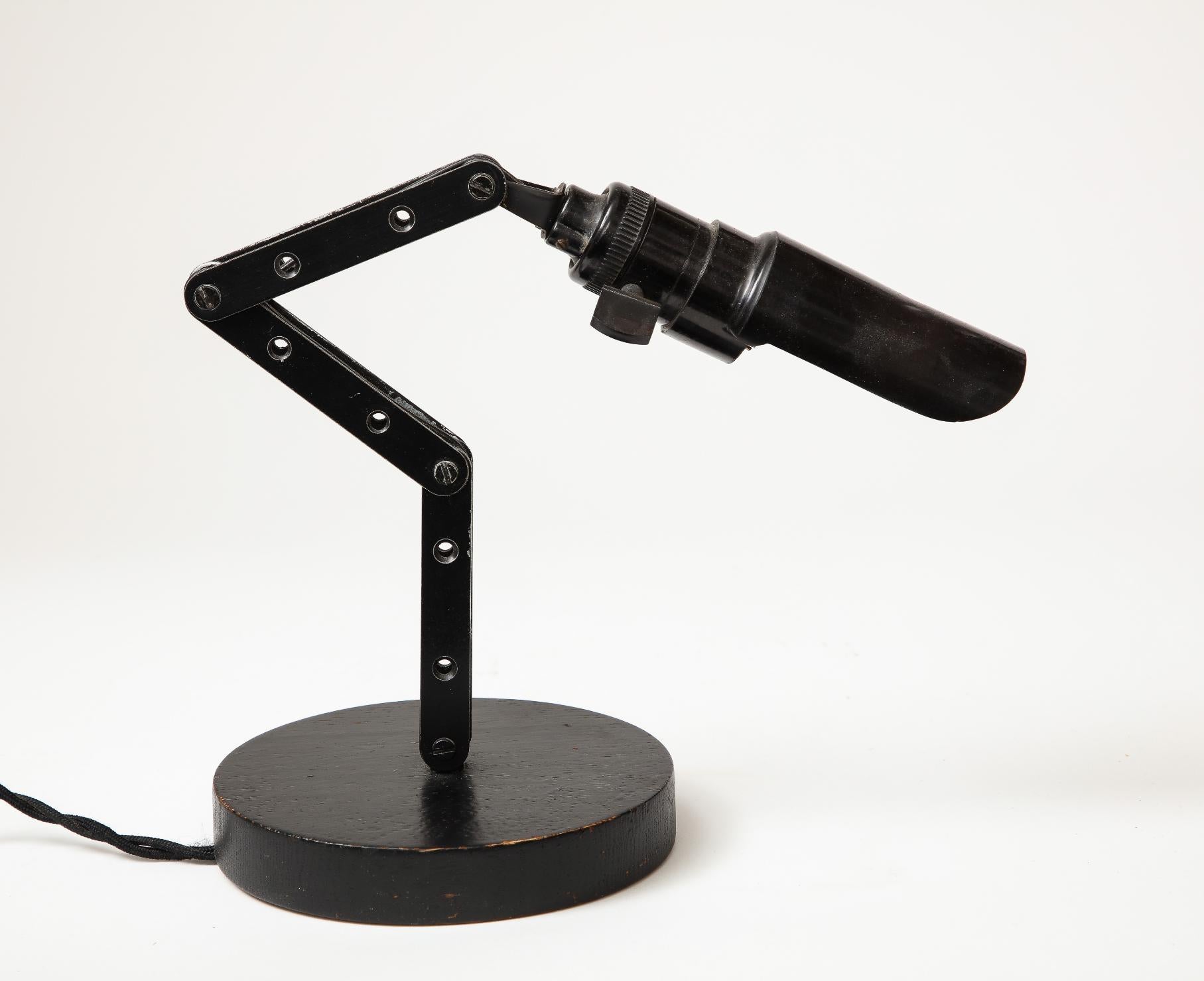 Acier Lampe de table articulée en acier laqué, États-Unis, vers 1950 en vente