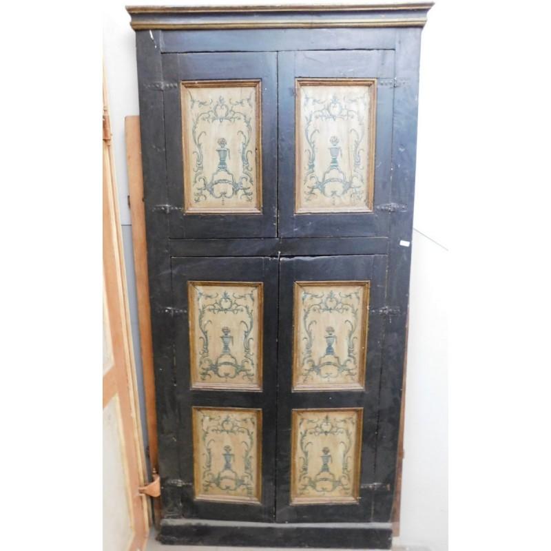 Lacquered Wall Cabinet, placard hand painted, Italy In Good Condition For Sale In Cuneo, Italy (CN)