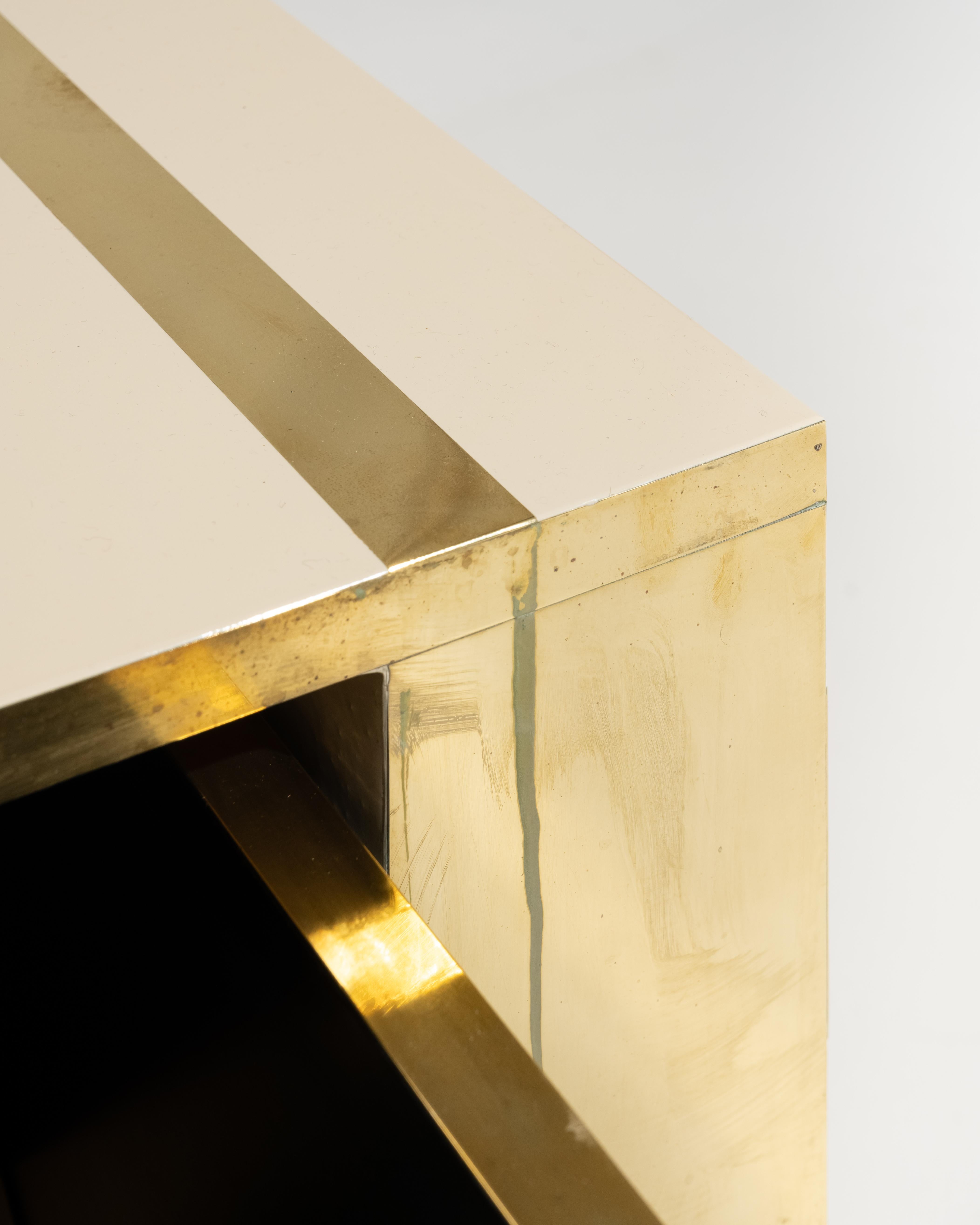 Table basse de bar en bois laqué et laiton, Jean Claude Mahey, 1970 en vente 10