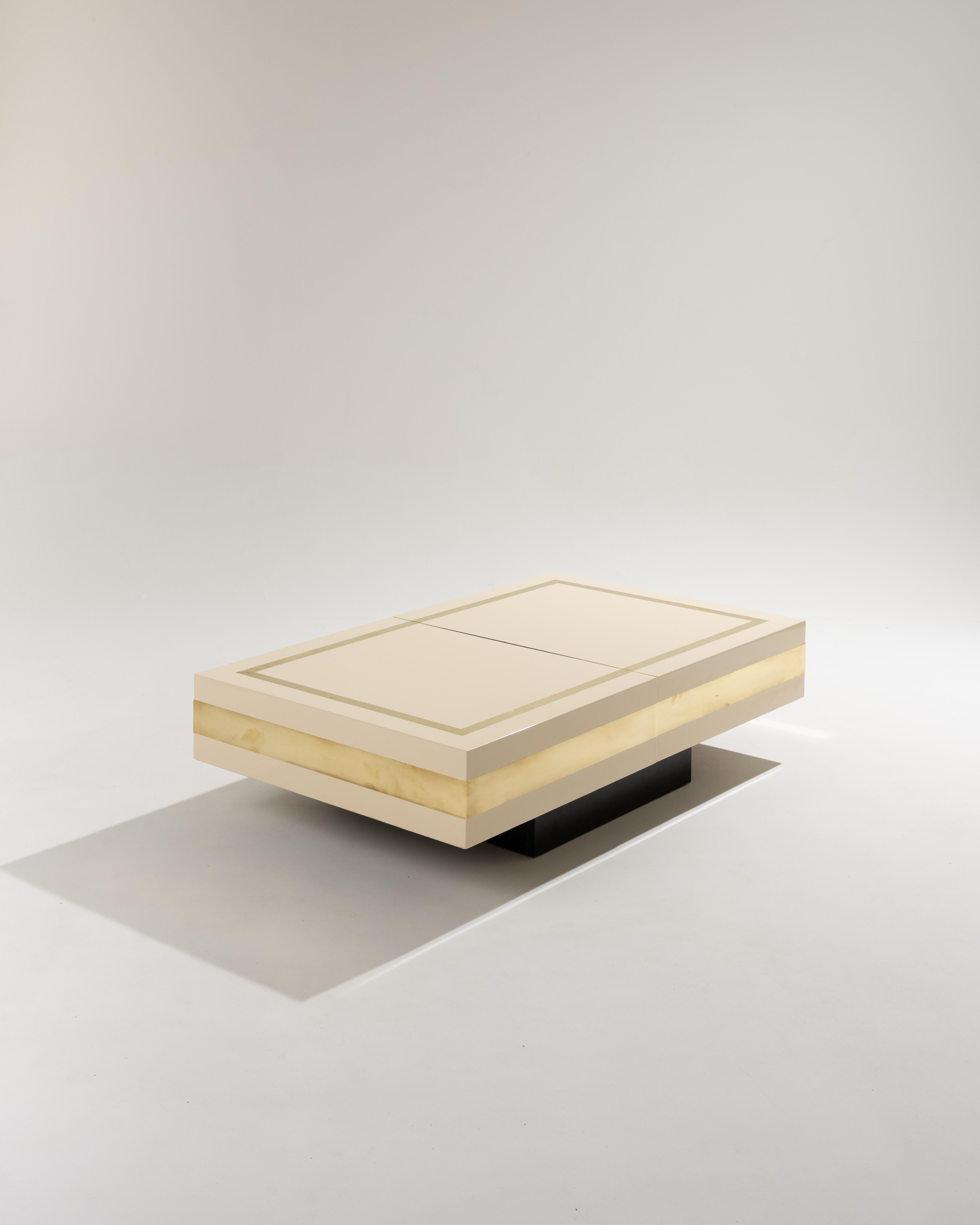 Table basse de bar en bois laqué et laiton, Jean Claude Mahey, 1970 en vente 1