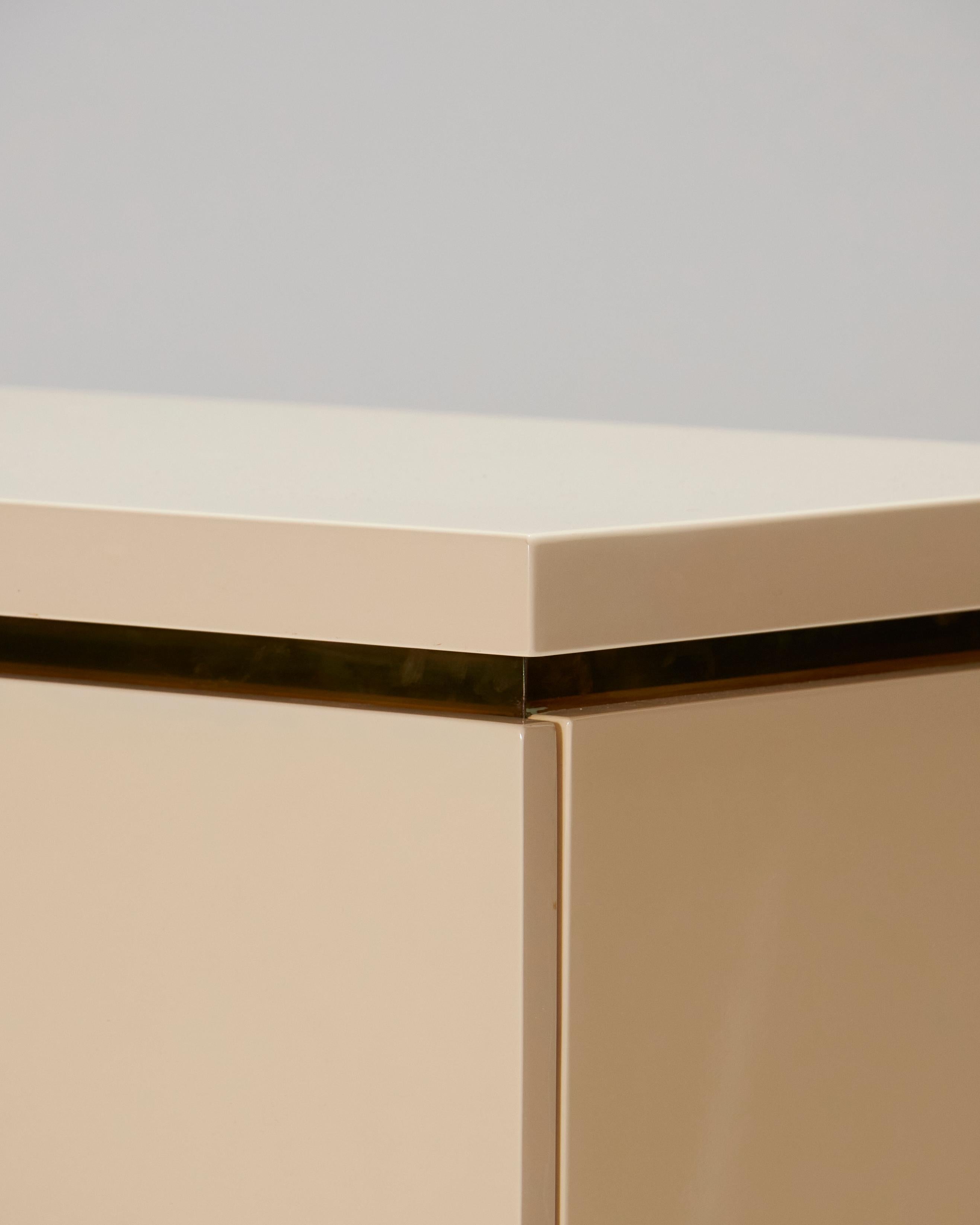 Credenza in legno e ottone Claude Mahey, anni 70 in vendita 11