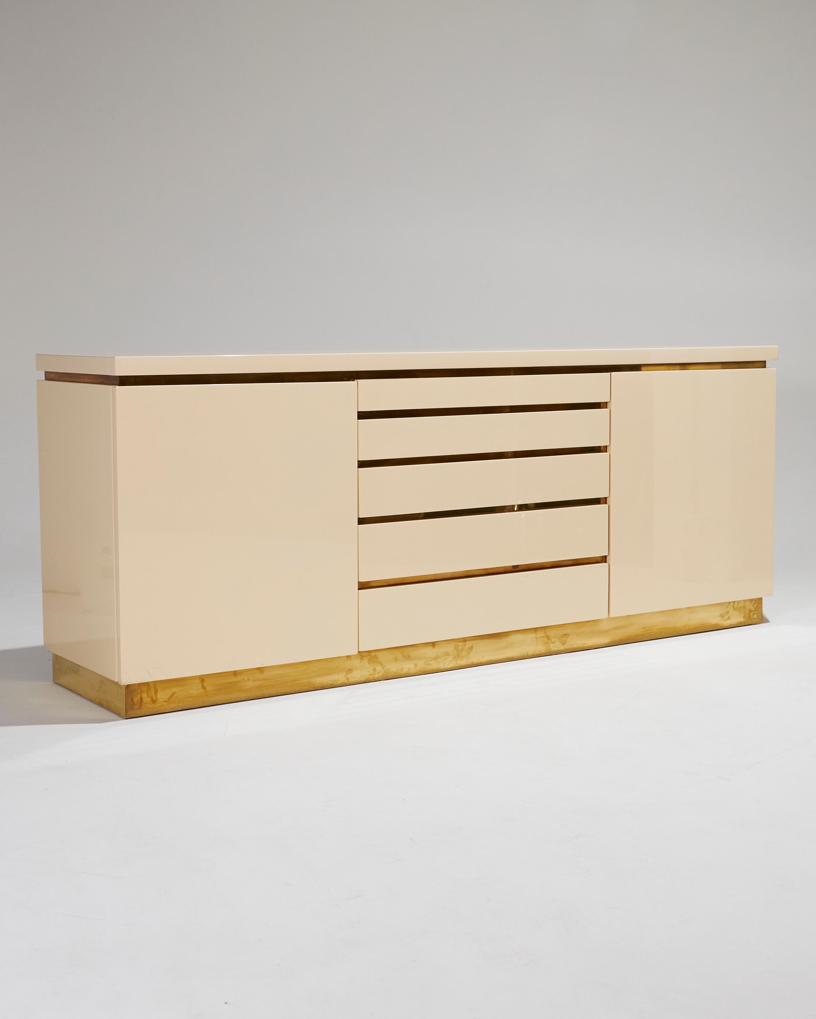 Credenza in legno e ottone Claude Mahey, anni 70 In condizioni buone in vendita a PARIS, FR