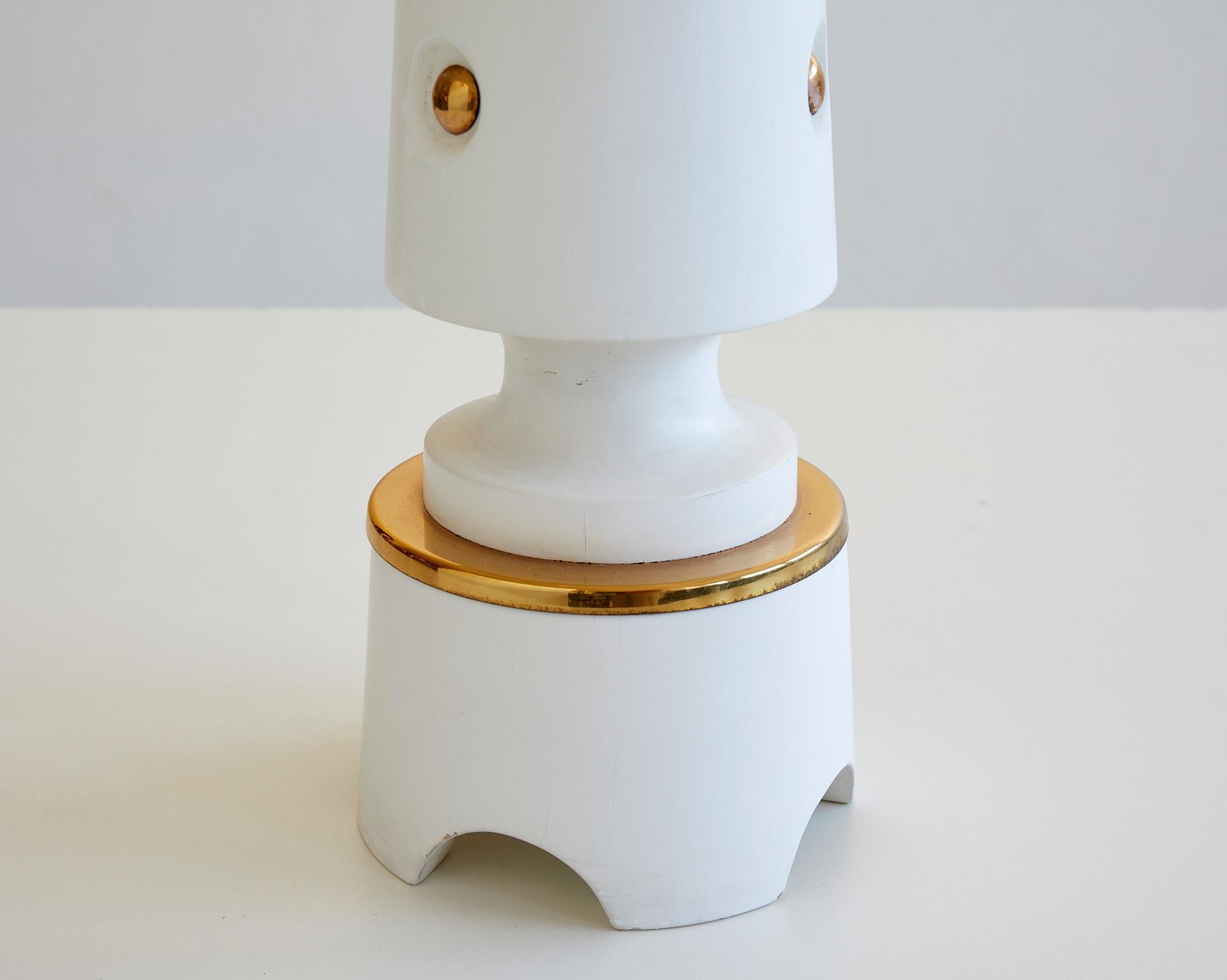 Lampe de table en bois laqué et laiton, attribuée à .Stilnovo 1950-1960 en vente 1