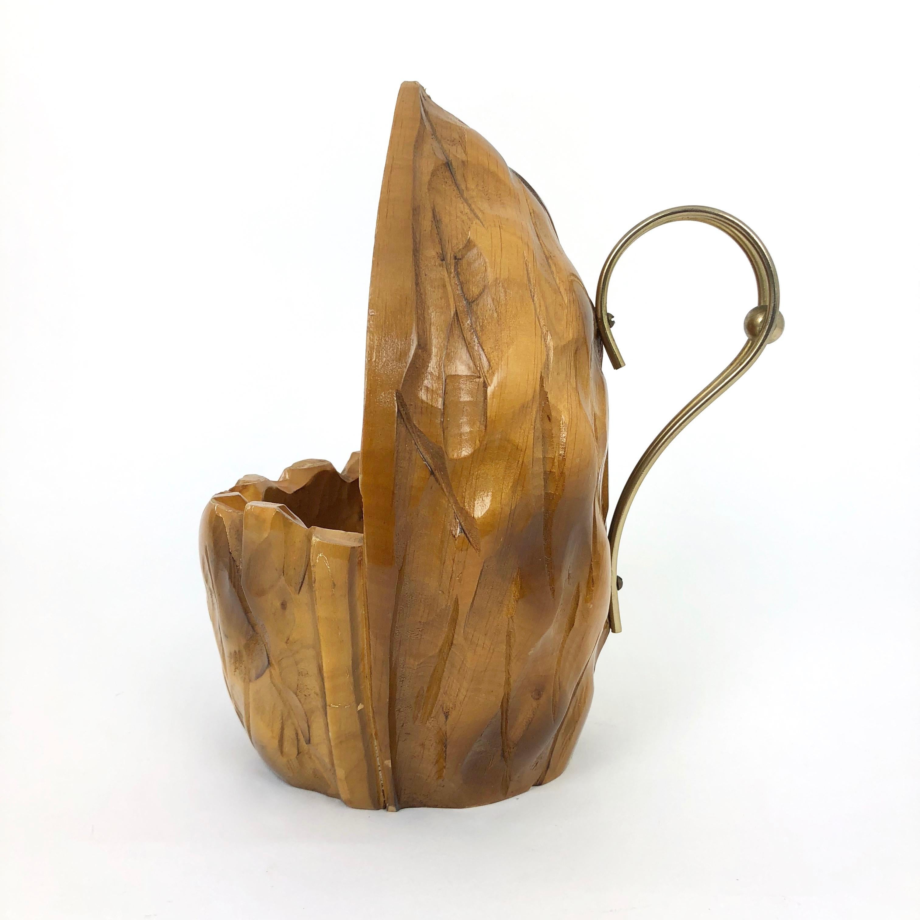 Italiano Cestino porta noci in legno laccato e ottone di Aldo Tura, Italia, anni '50 in vendita