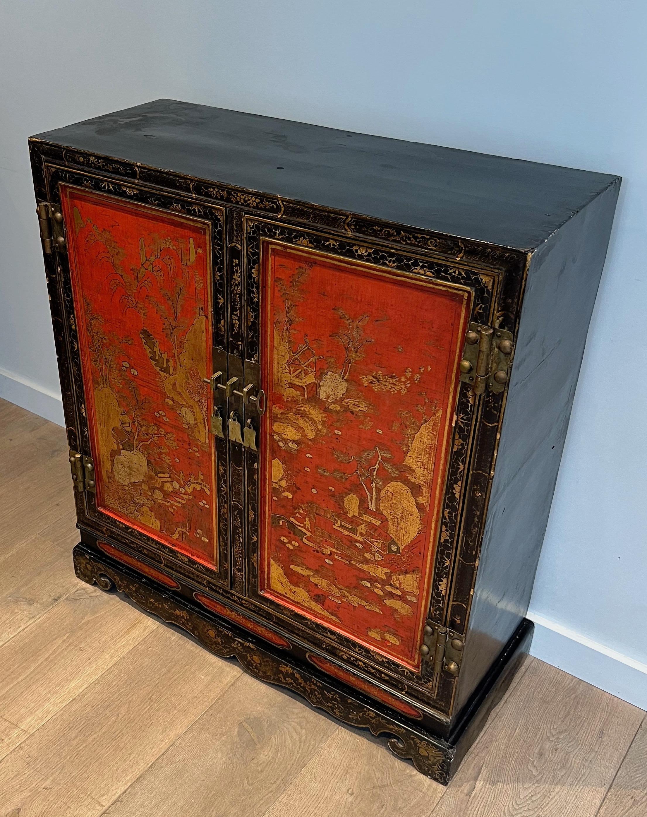 Lackiertes Wood Cabinet mit chinesischen Seen im Angebot 5