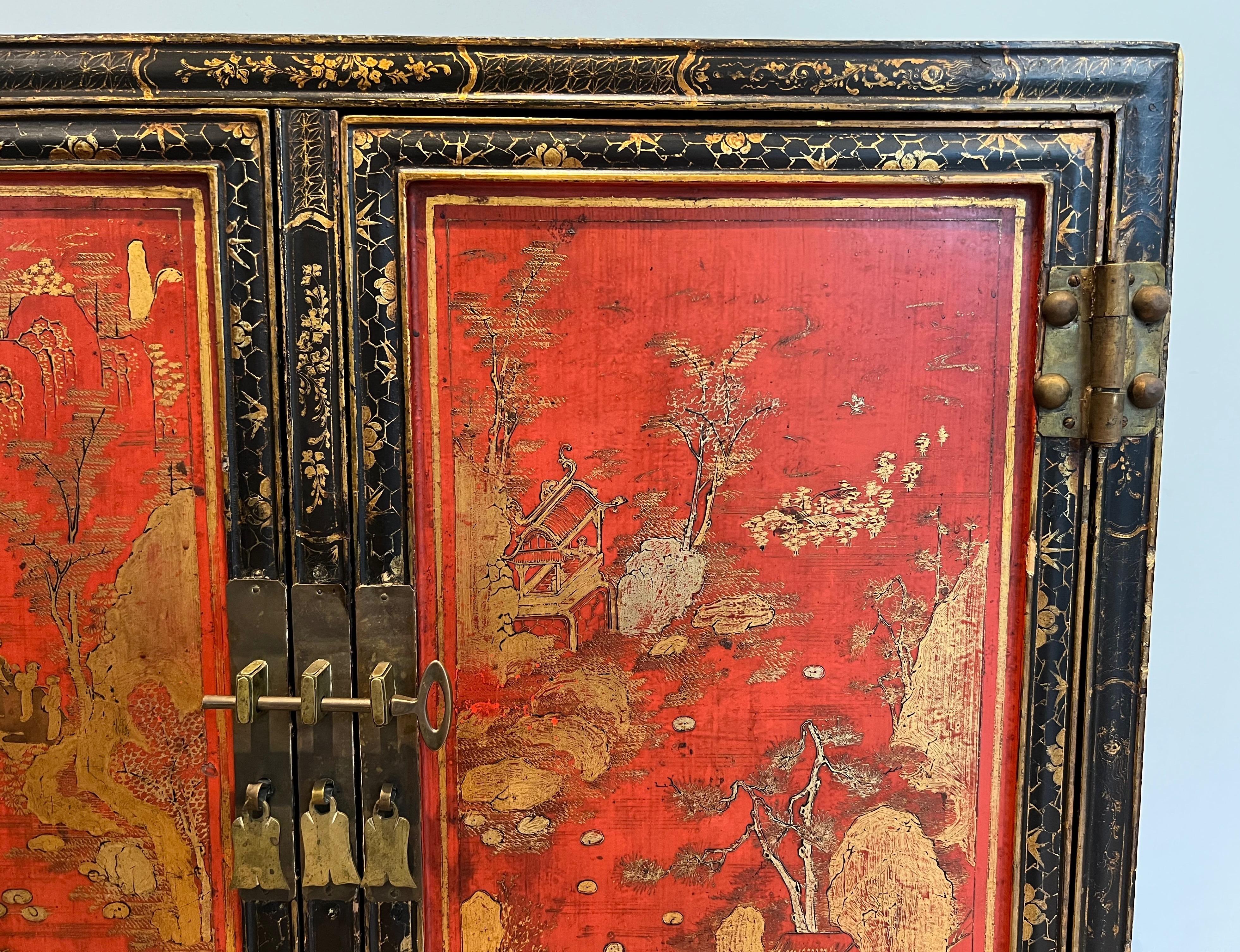 Lackiertes Wood Cabinet mit chinesischen Seen (Mitte des 20. Jahrhunderts) im Angebot