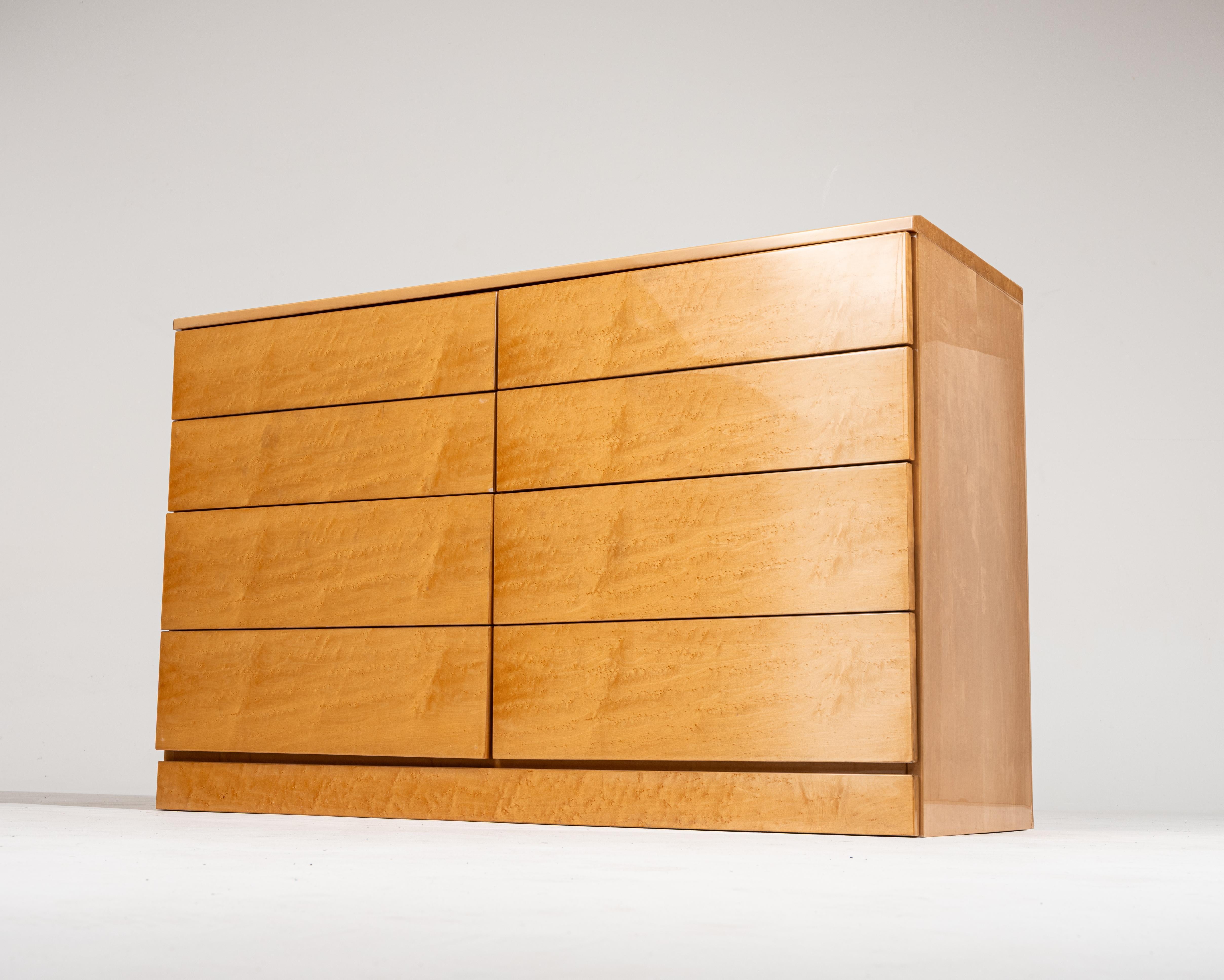 Lacquered wood chest of drawers, 1970s For Sale 6