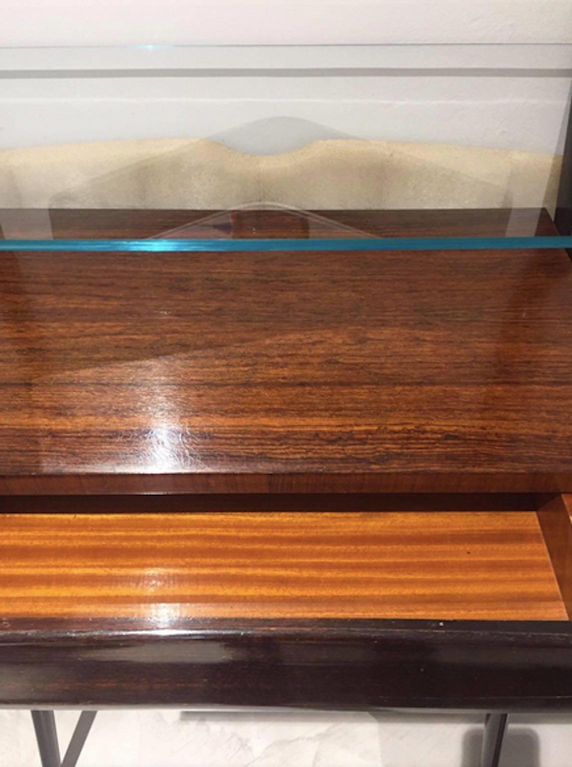 Lacquered Wood Console Table with Glass Top and Mirror In Good Condition For Sale In Madrid, ES