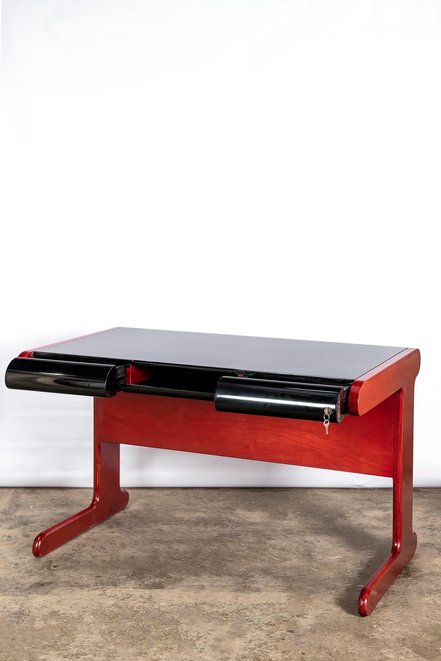 Mid-Century Modern Lacquered Wood Desk by Stilka, Argentina, circa 1970 For Sale