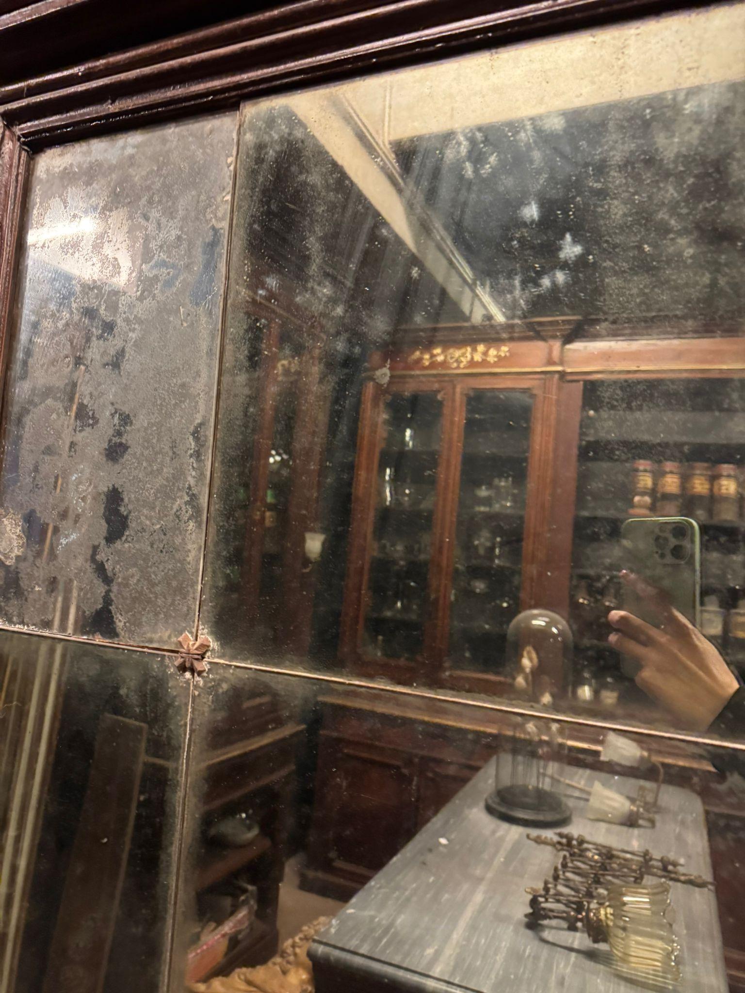 Kaminsims-Spiegel aus lackiertem Holz mit separatem Glas, Italien (Italienisch) im Angebot