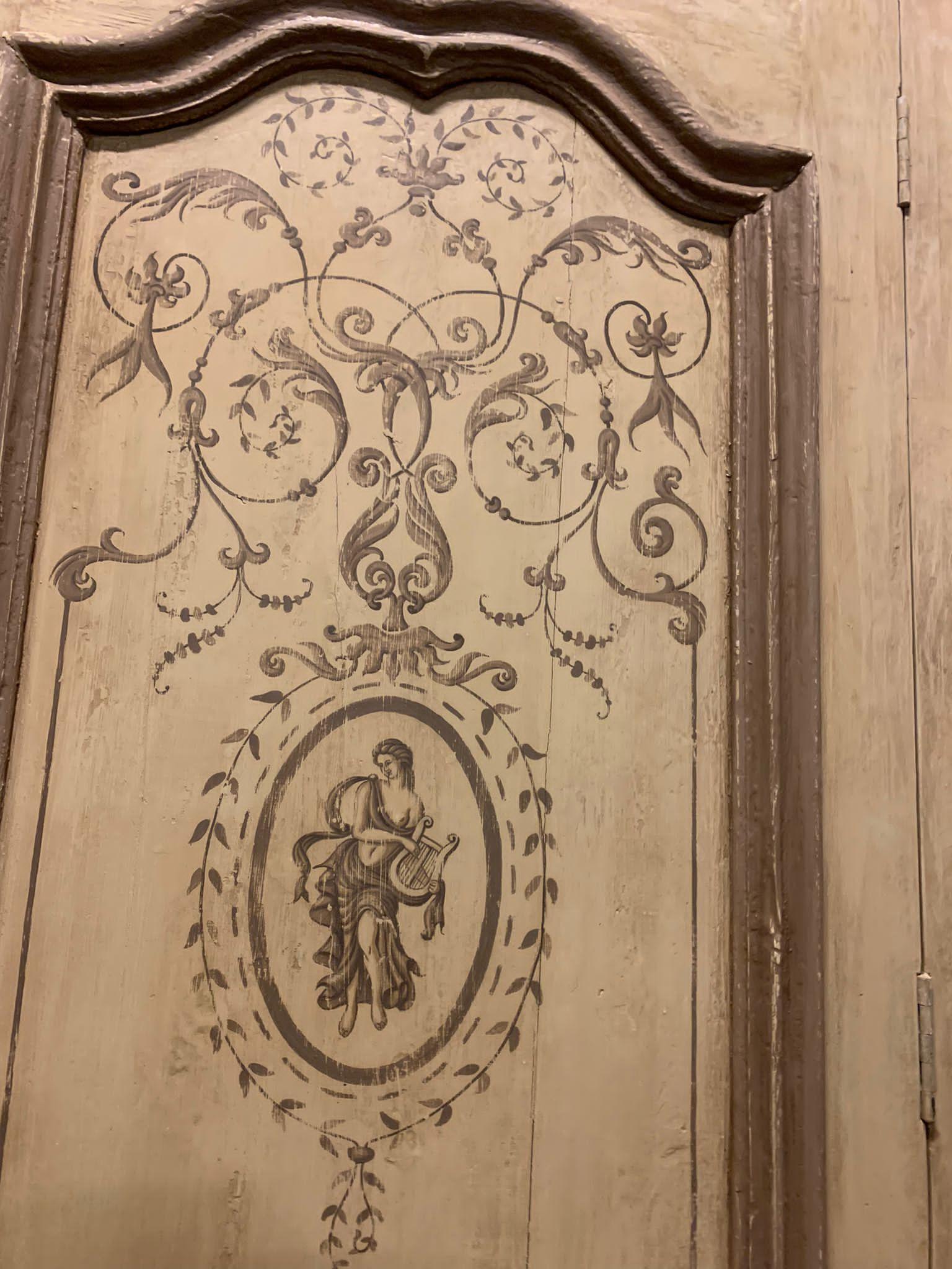 boiserie da parete in legno laccato completa di due porte, Francia in vendita 4