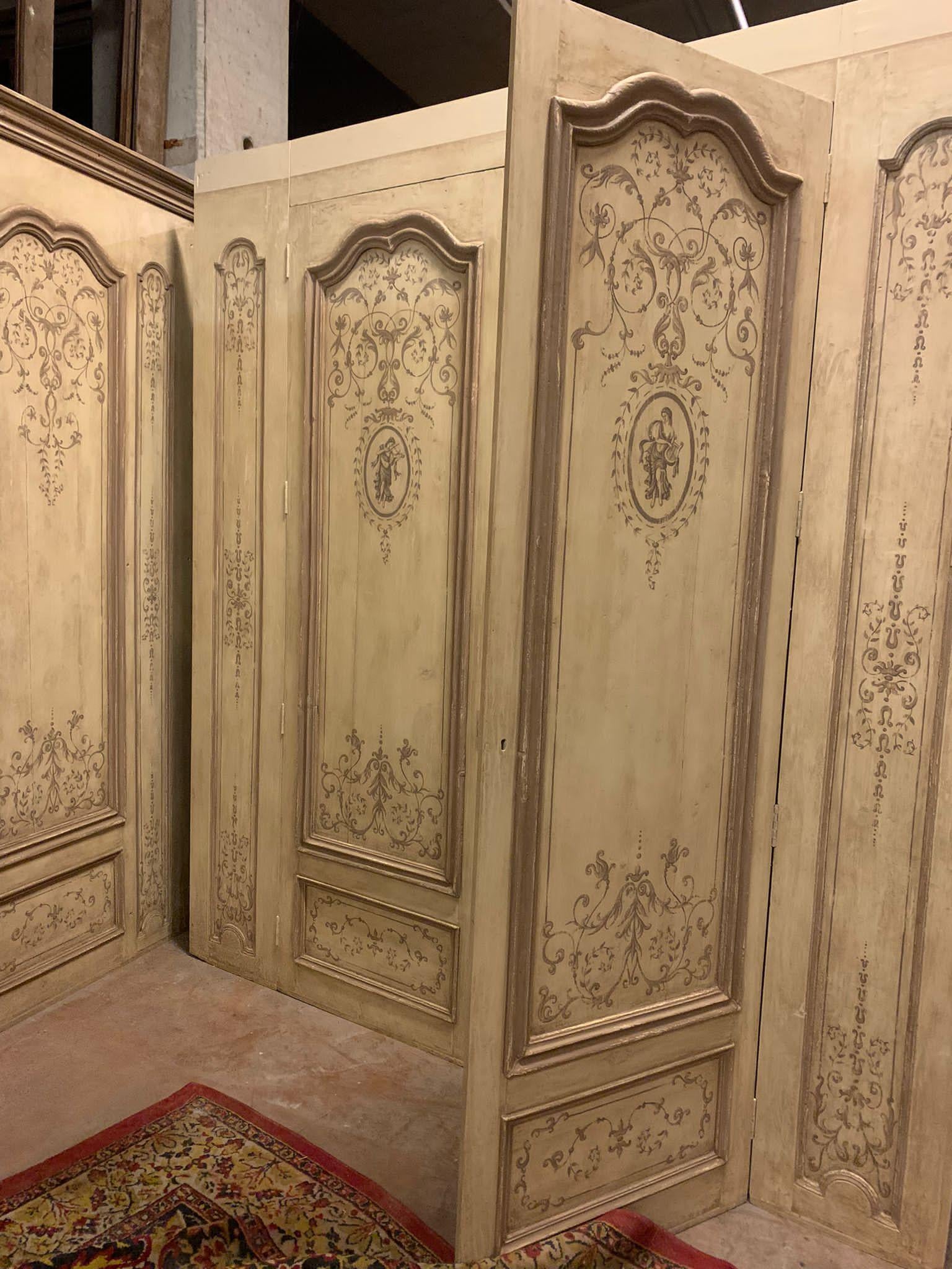 boiserie da parete in legno laccato completa di due porte, Francia in vendita 2