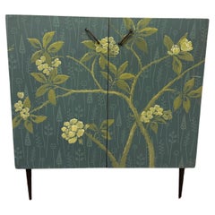 Lackierter Holzschrank mit Vintage-Blumengemälden, Italien