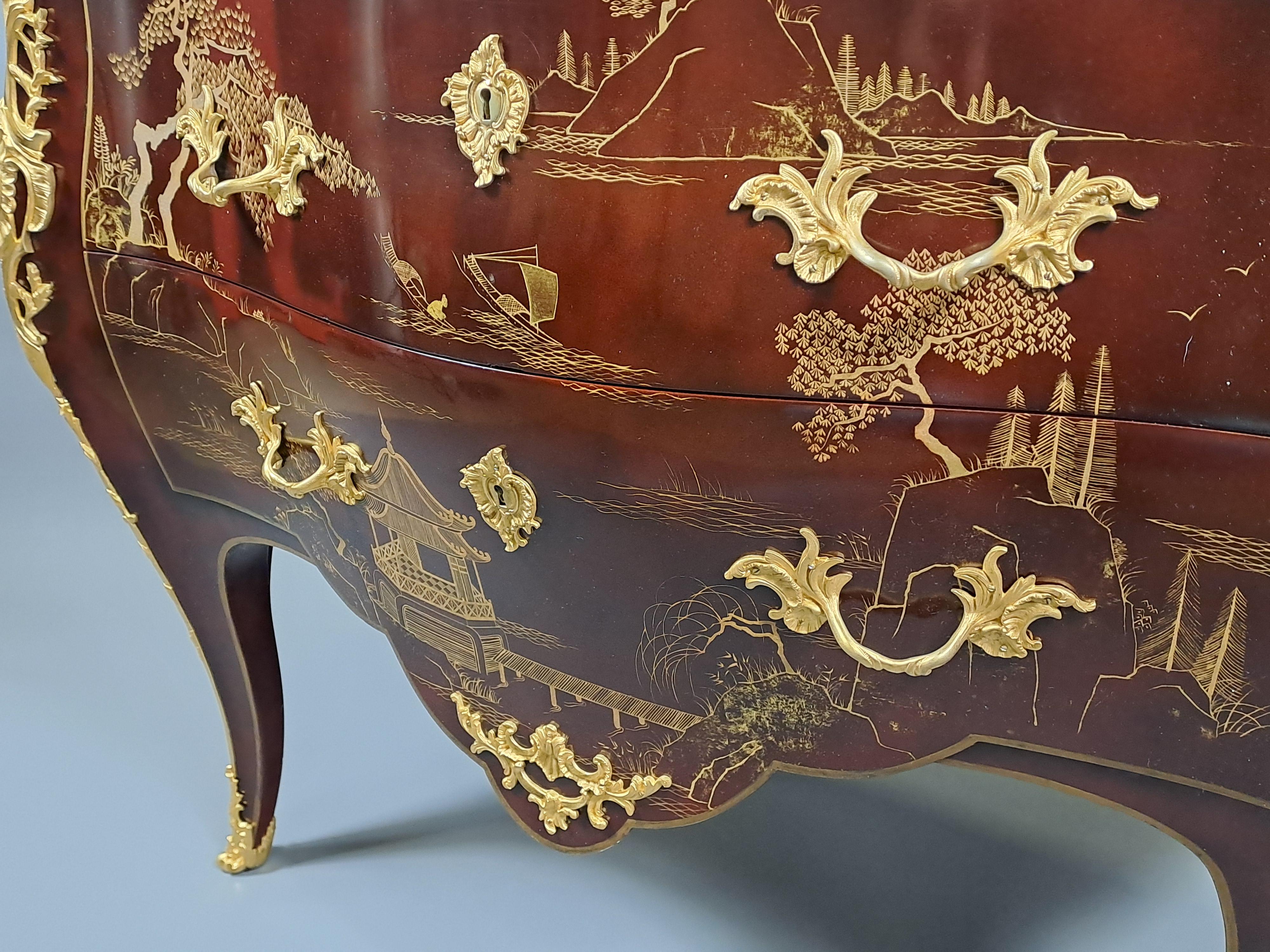 Bronzo Commode in legno laccato in stile cinese in vendita