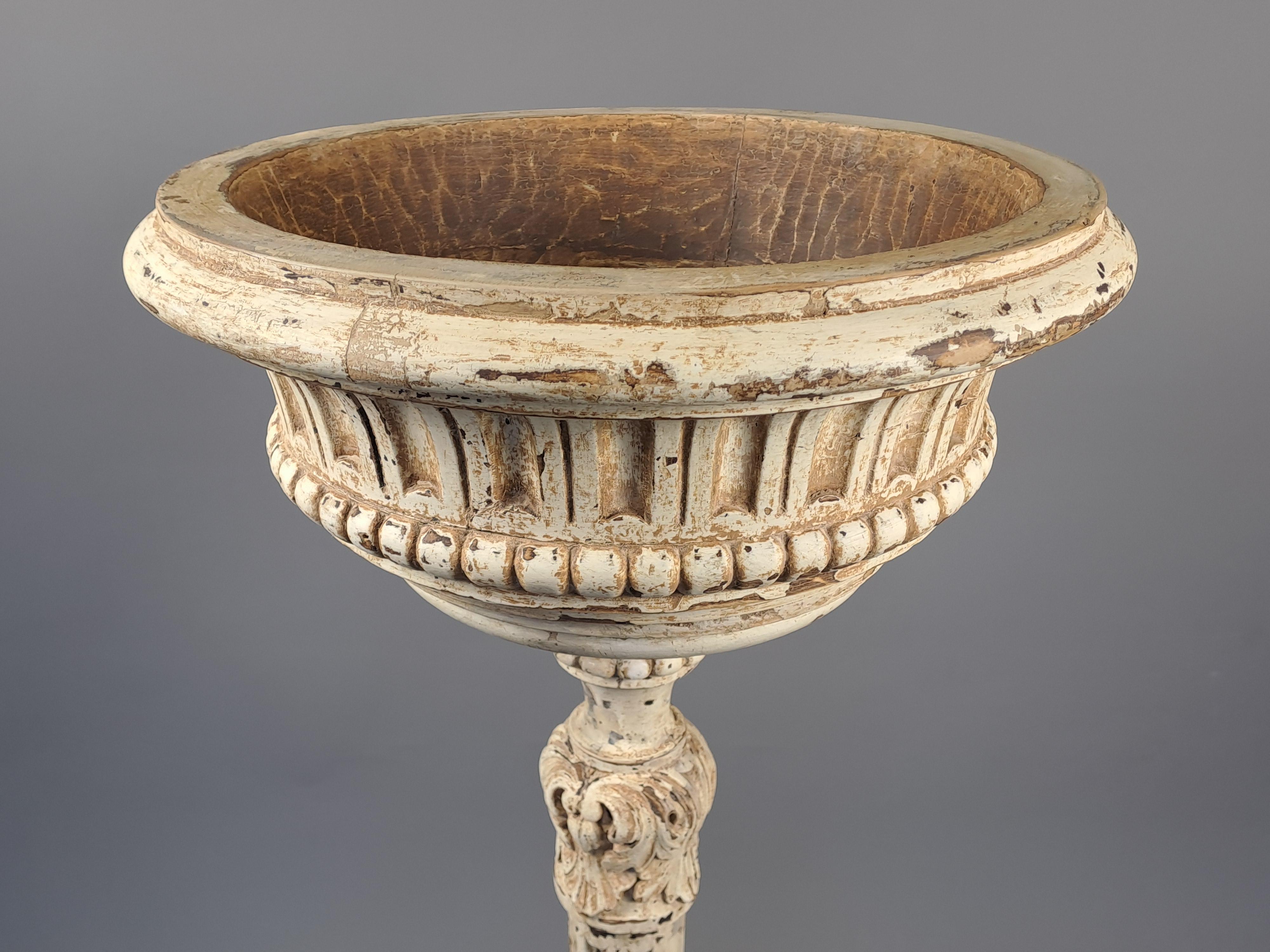Lacquered Wooden Planter in vendita 3