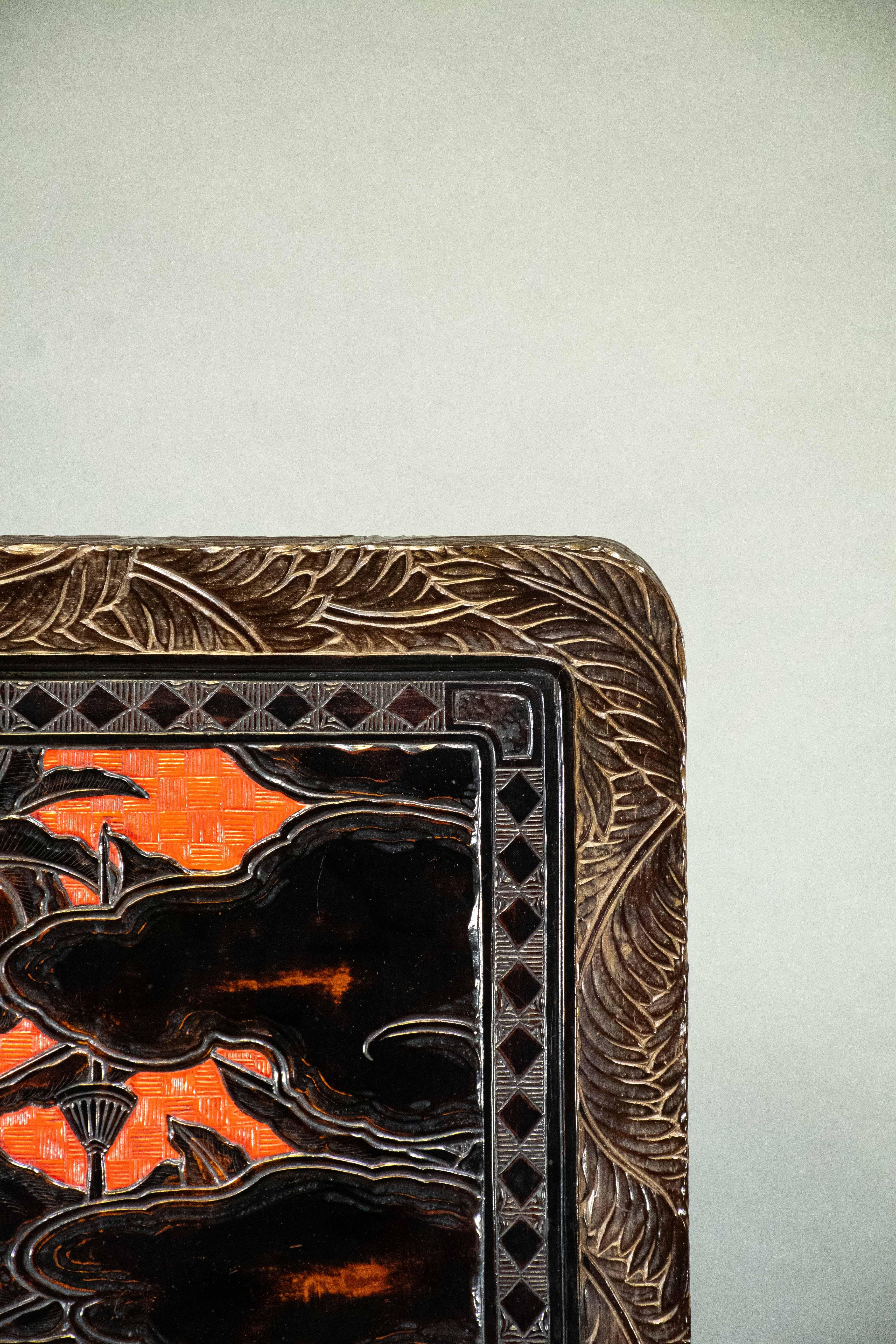 Lacquered Wooden Screen Decorated With A Peacock And A Refined Landscape For Sale 4