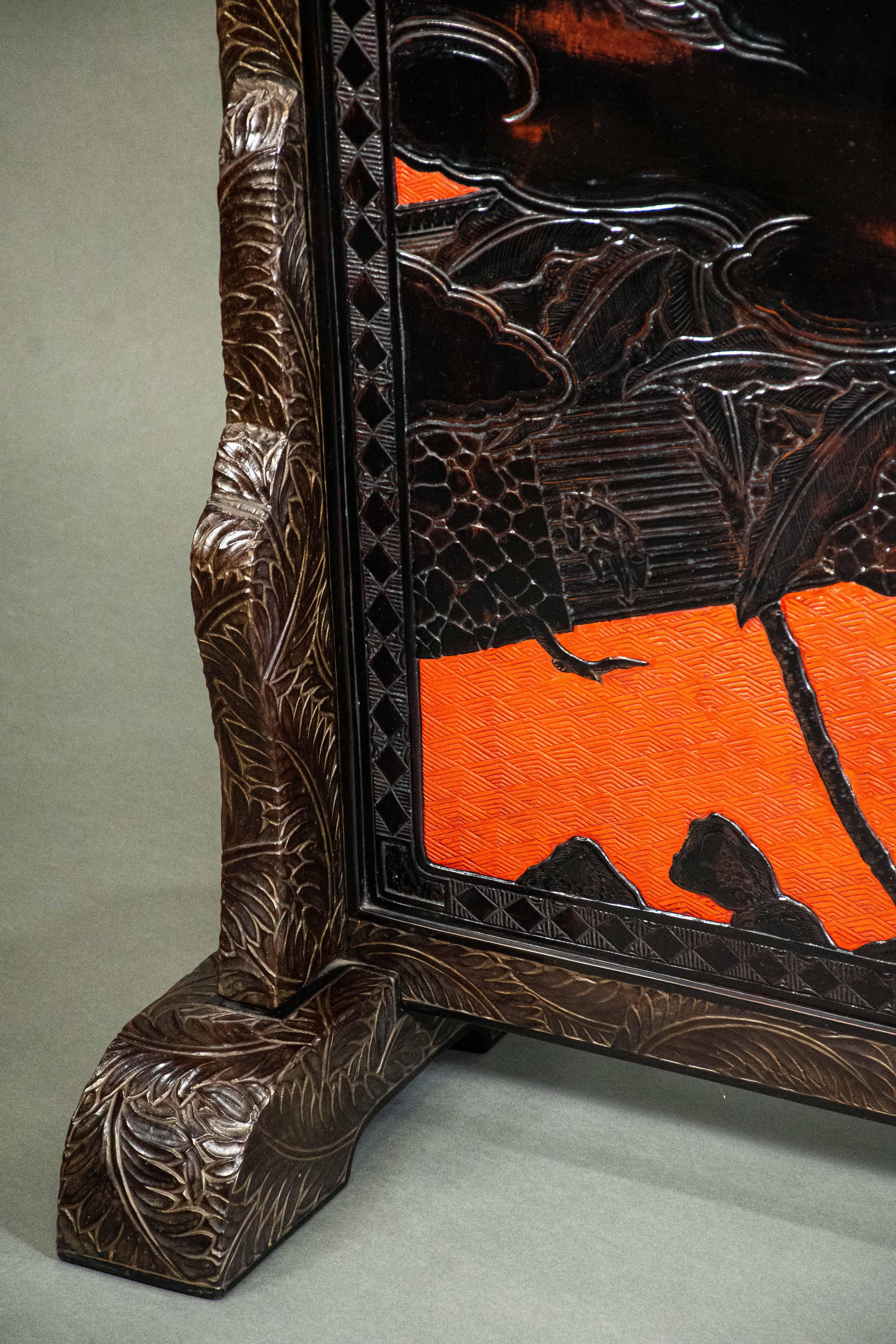 Lacquered Wooden Screen Decorated With A Peacock And A Refined Landscape For Sale 5