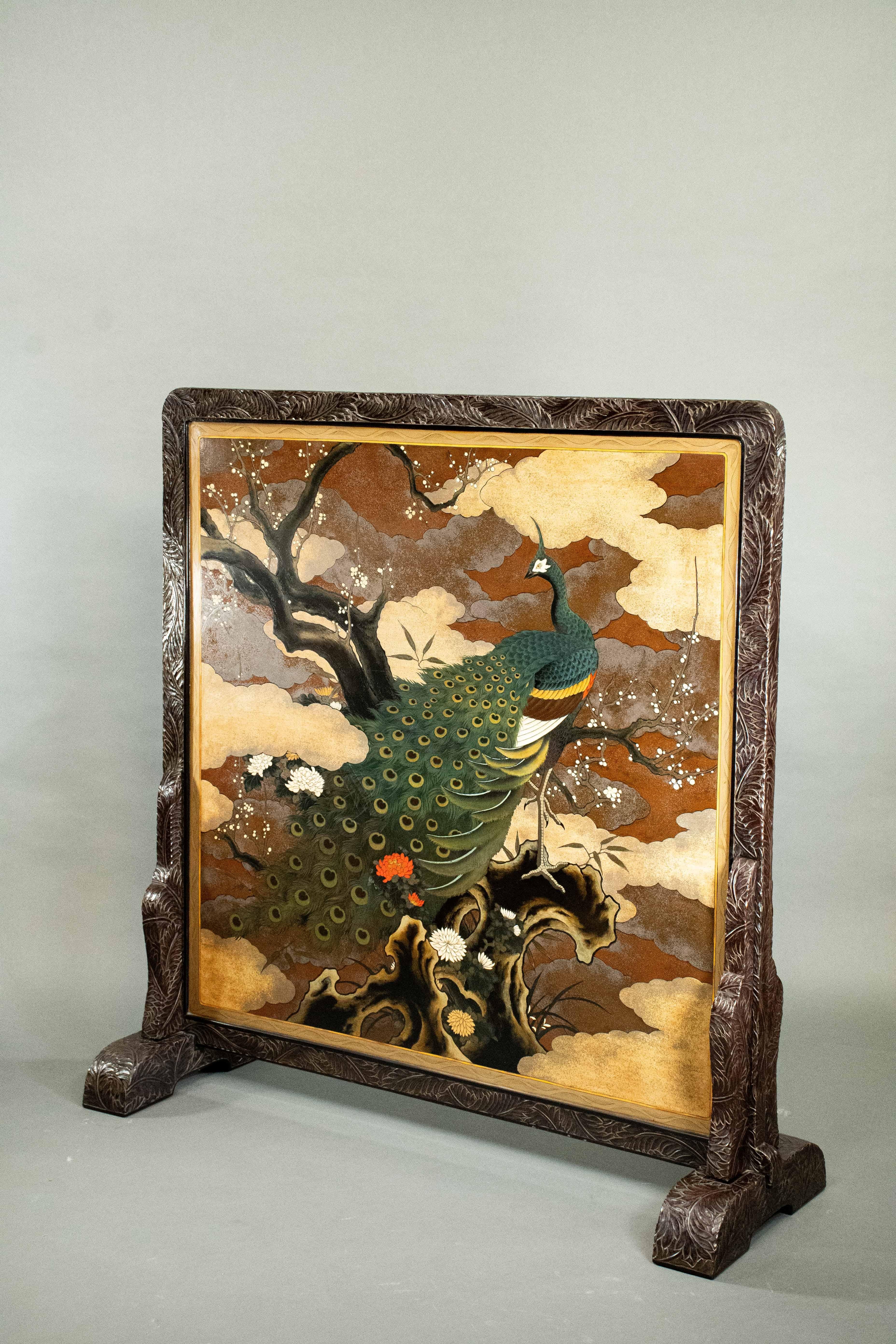 20th Century Lacquered Wooden Screen Decorated With A Peacock And A Refined Landscape For Sale
