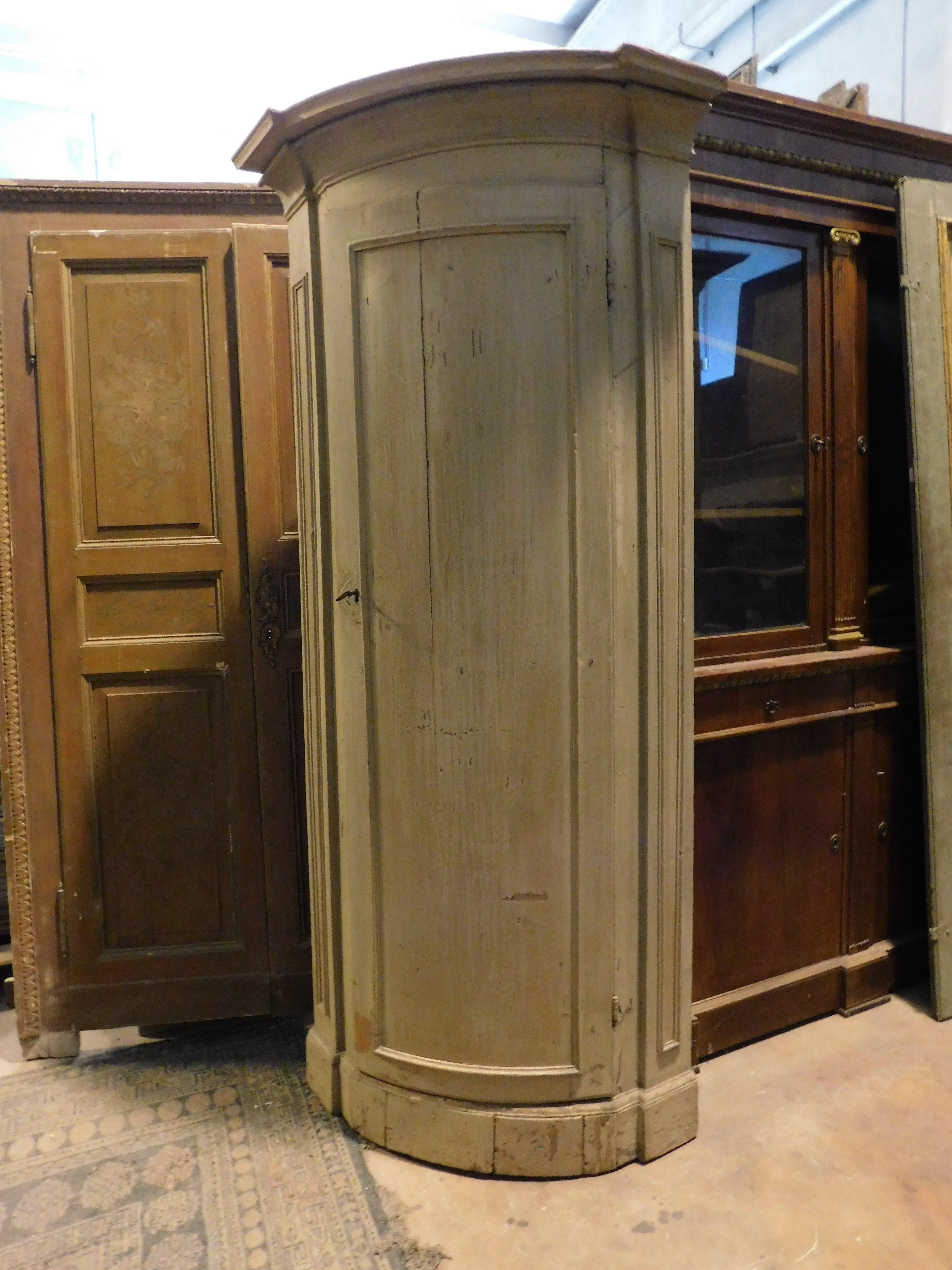 19th Century Lacquered wooden wardrobe corner, light green, Italy  For Sale