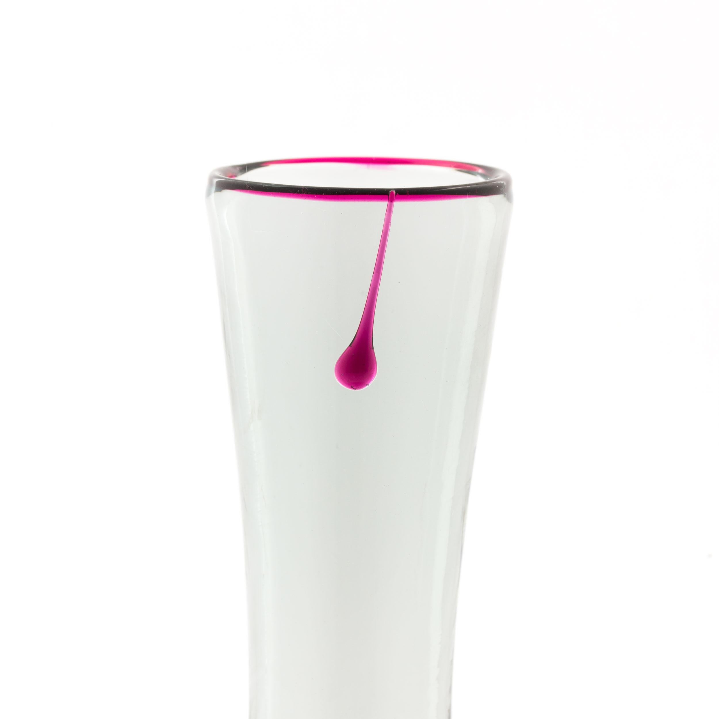 Hand-Crafted LACRIMA jug with ruby rim and hand-applied teardrop, by Giberto Venezia For Sale